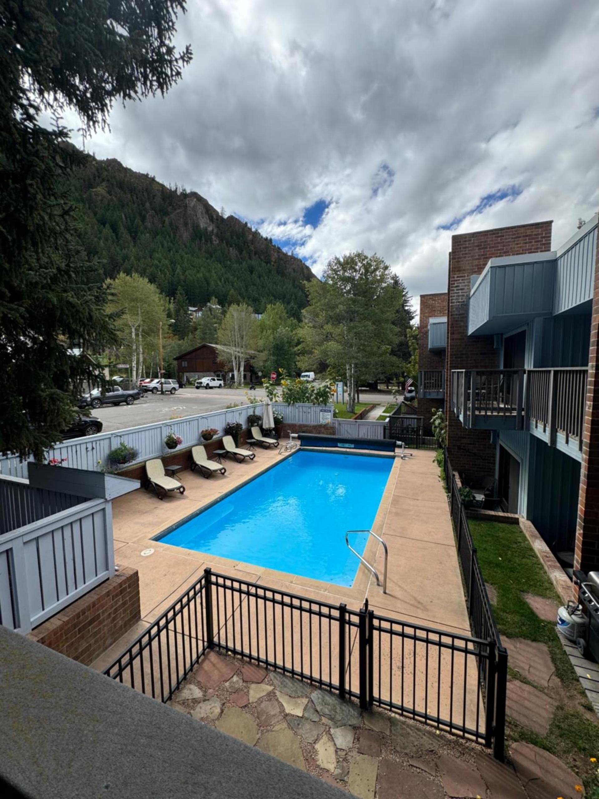 Shadow Mountain Lodge photo 56
