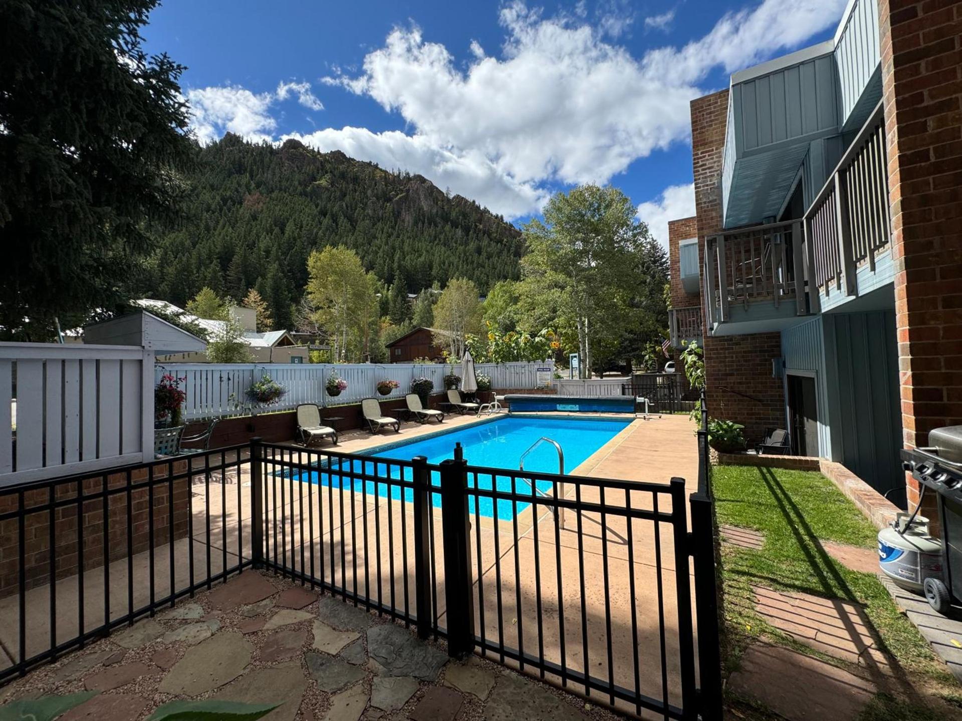 Shadow Mountain Lodge photo 100