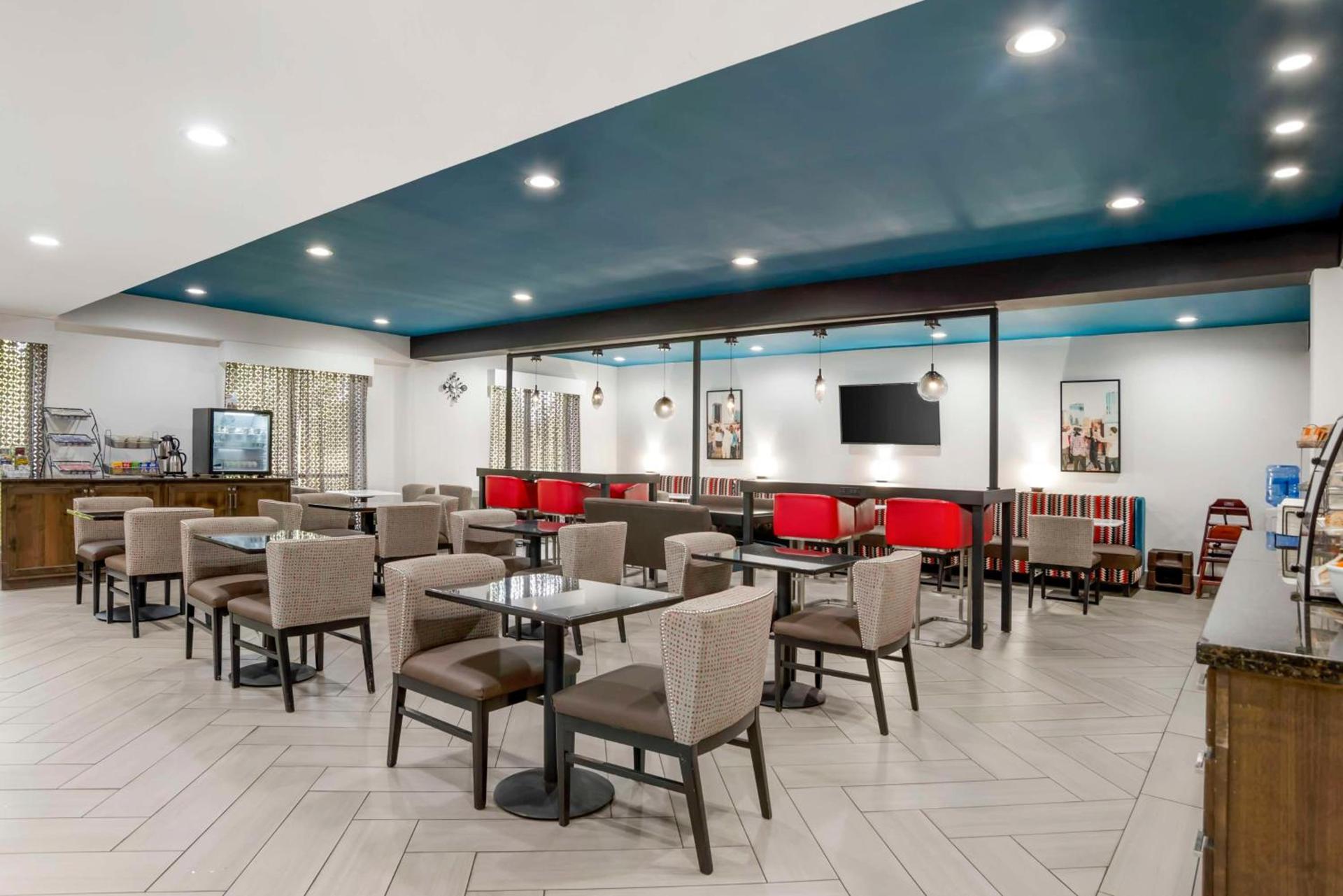 Best Western Plus Daphne photo 17