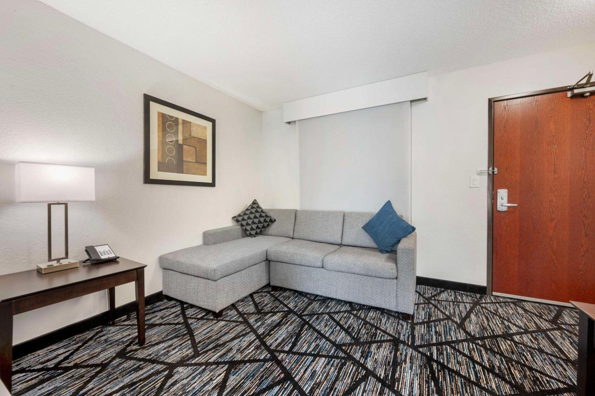 Best Western Plus Anderson photo 36