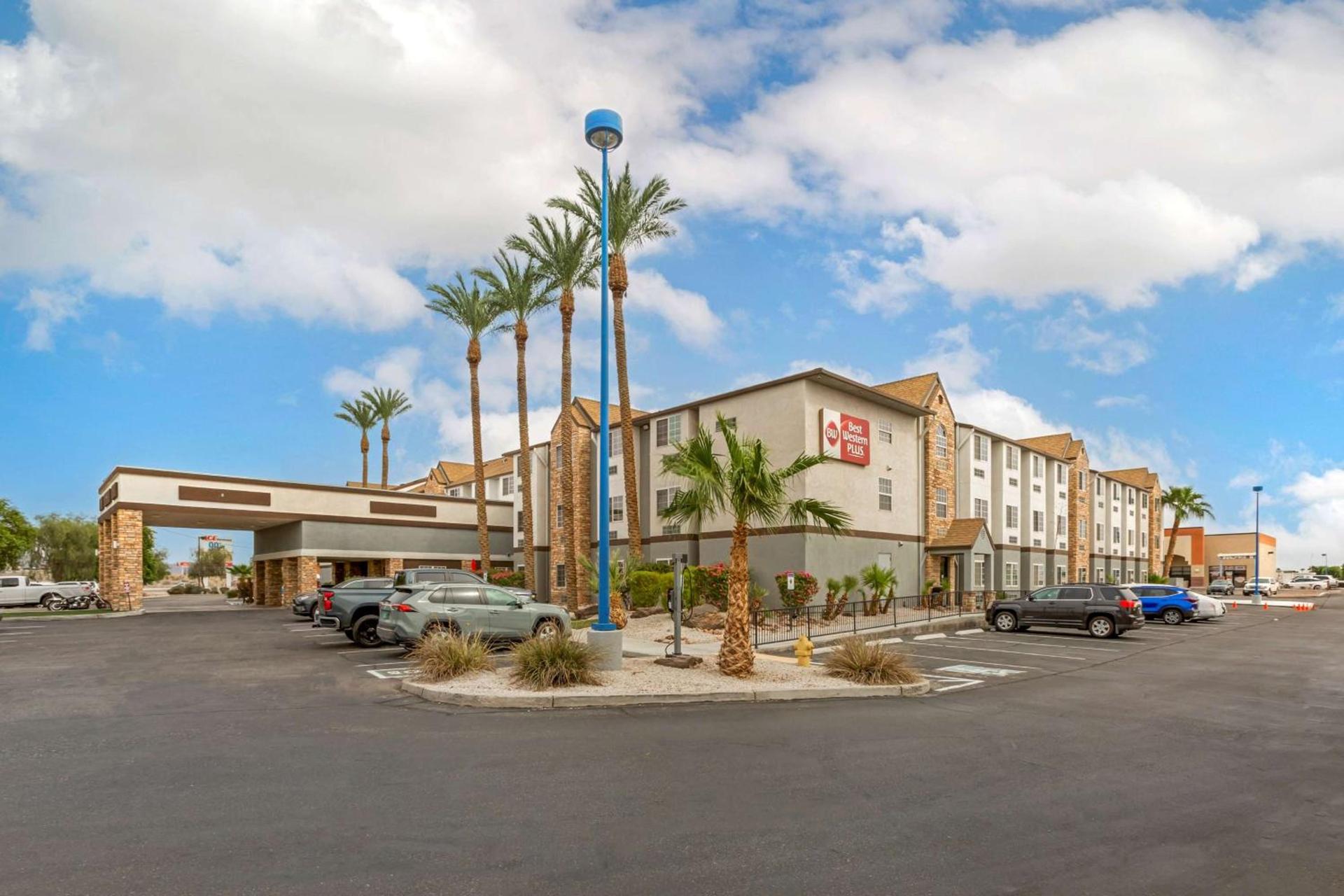 Best Western Plus Yuma Foothills Inn & Suites photo 36