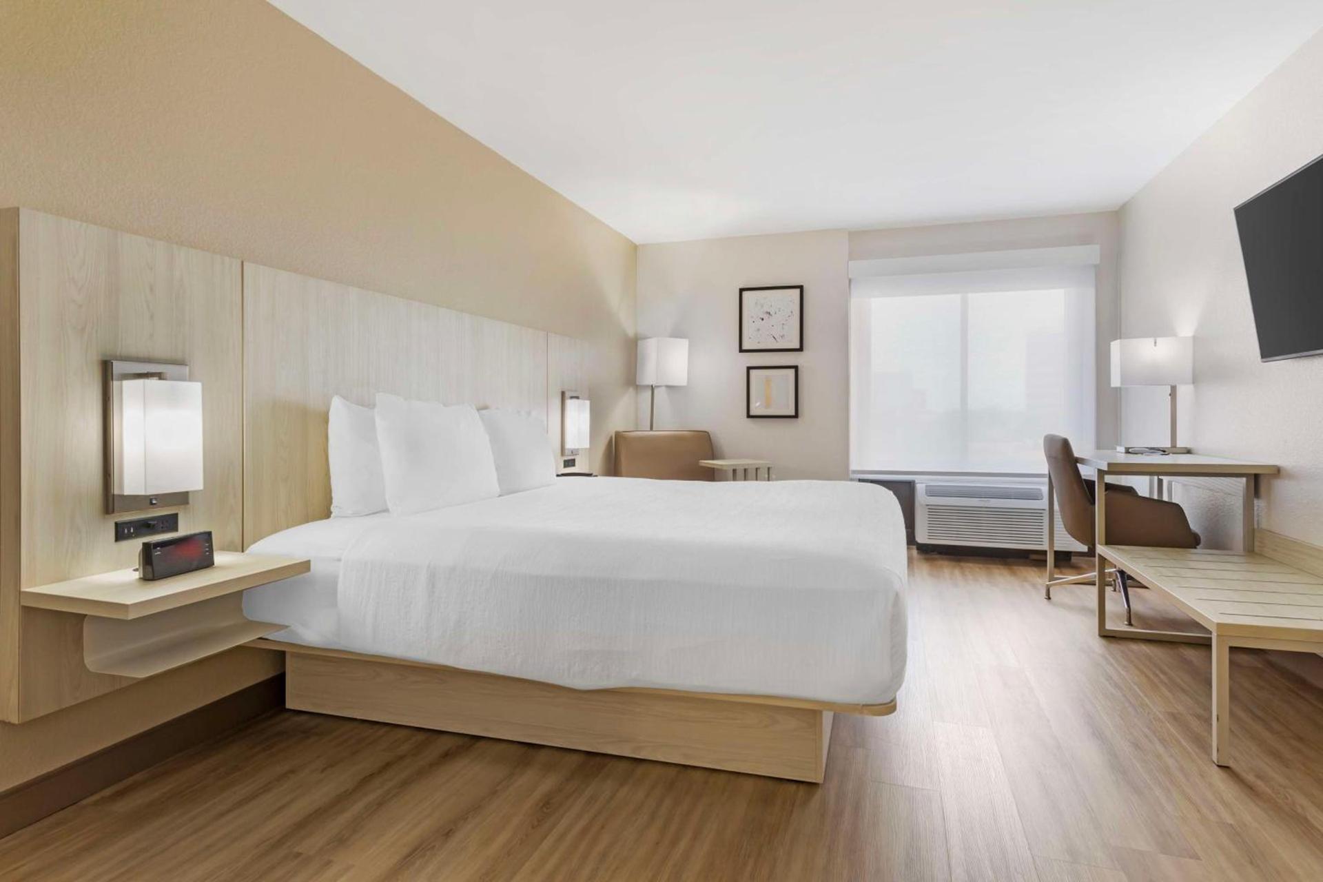 Best Western Plus Sugar Land-Stafford photo 3