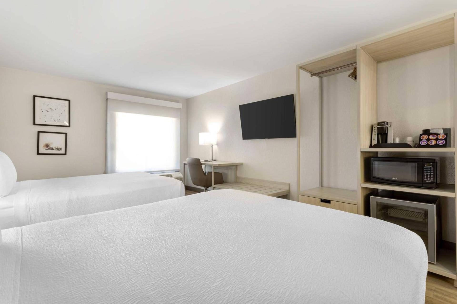 Best Western Plus Sugar Land-Stafford photo 11