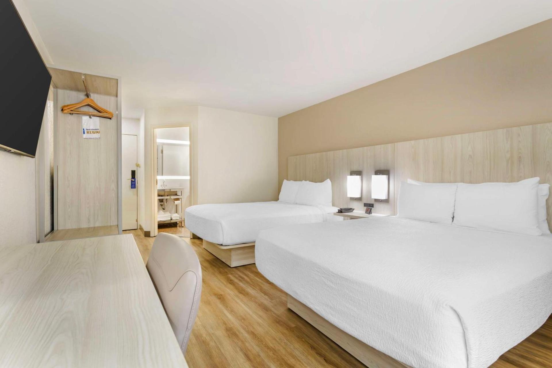 Best Western Plus Sugar Land-Stafford photo 12