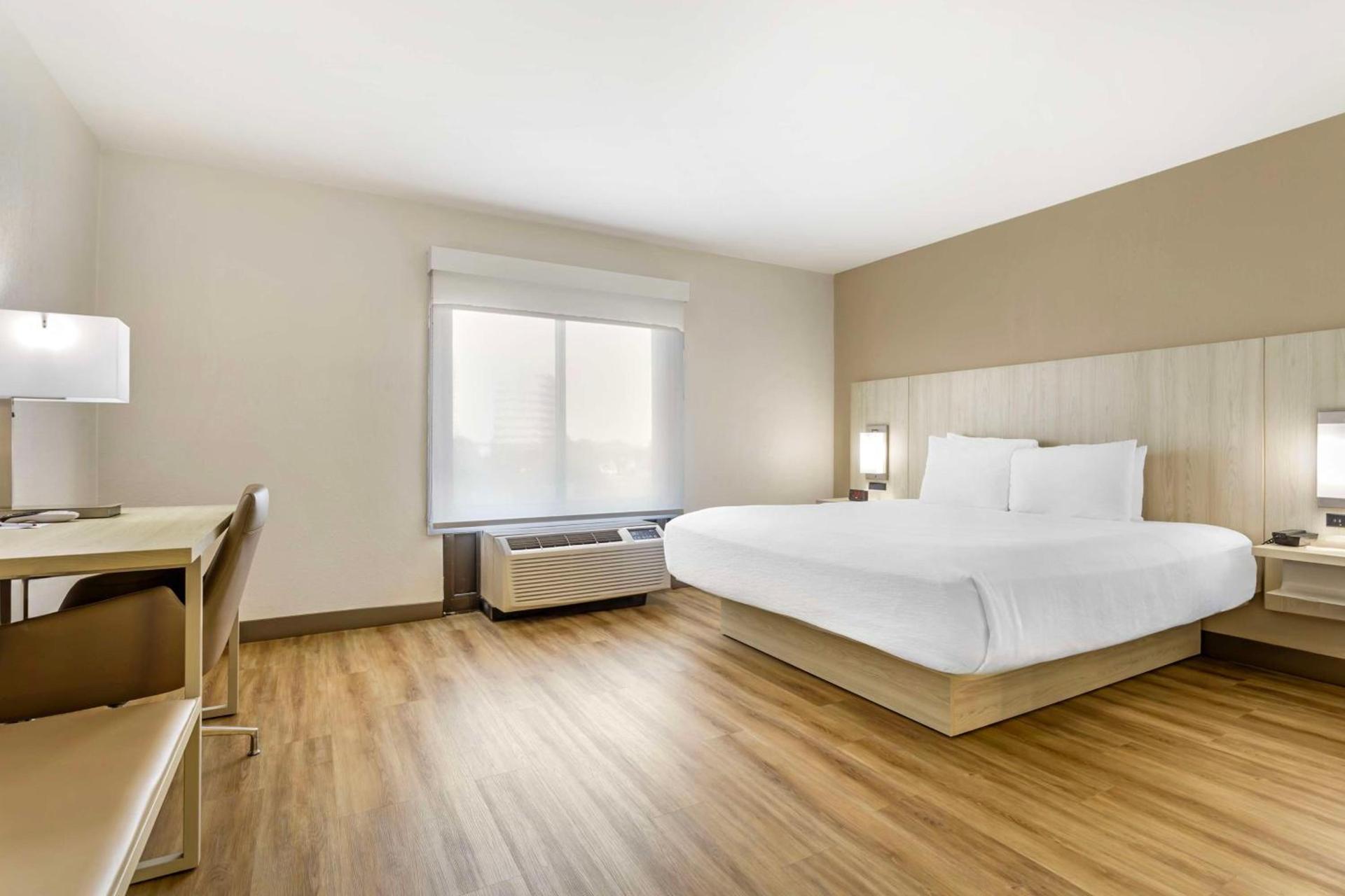 Best Western Plus Sugar Land-Stafford photo 18
