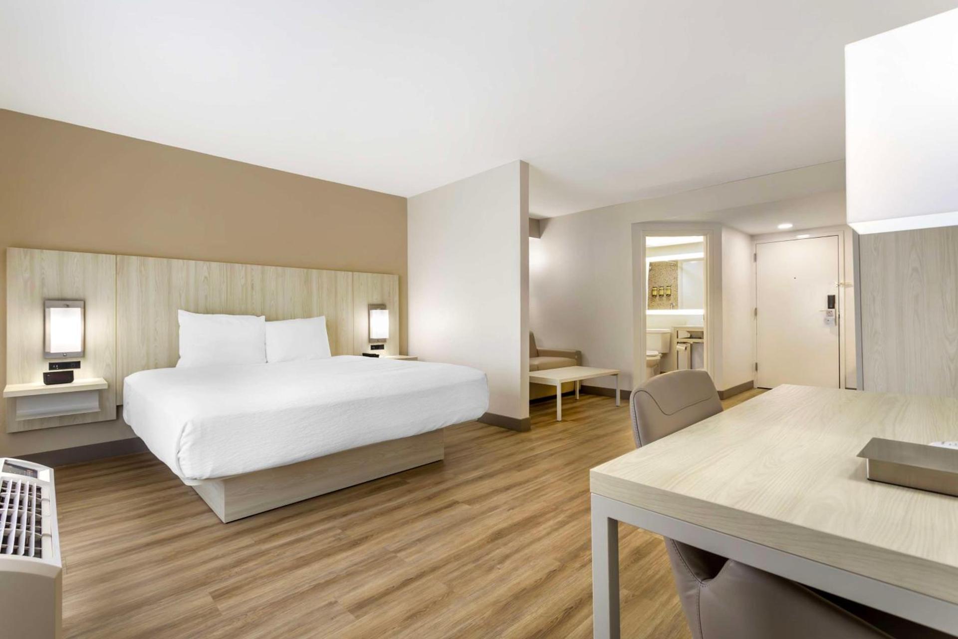 Best Western Plus Sugar Land-Stafford photo 19