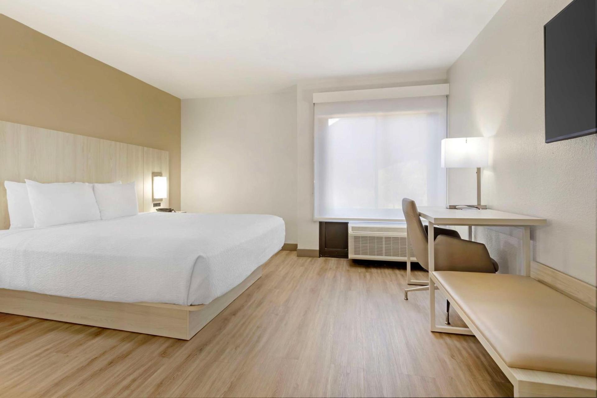 Best Western Plus Sugar Land-Stafford photo 23