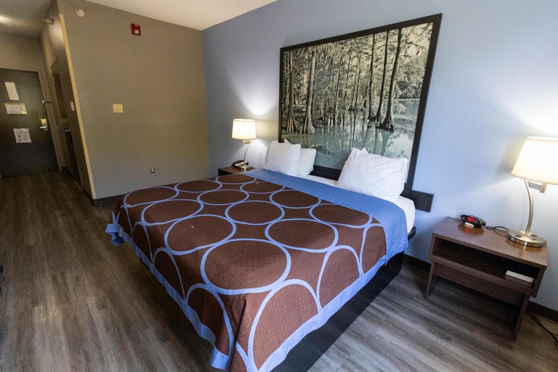 Super 8 by Wyndham Smithfield-Selma photo 35
