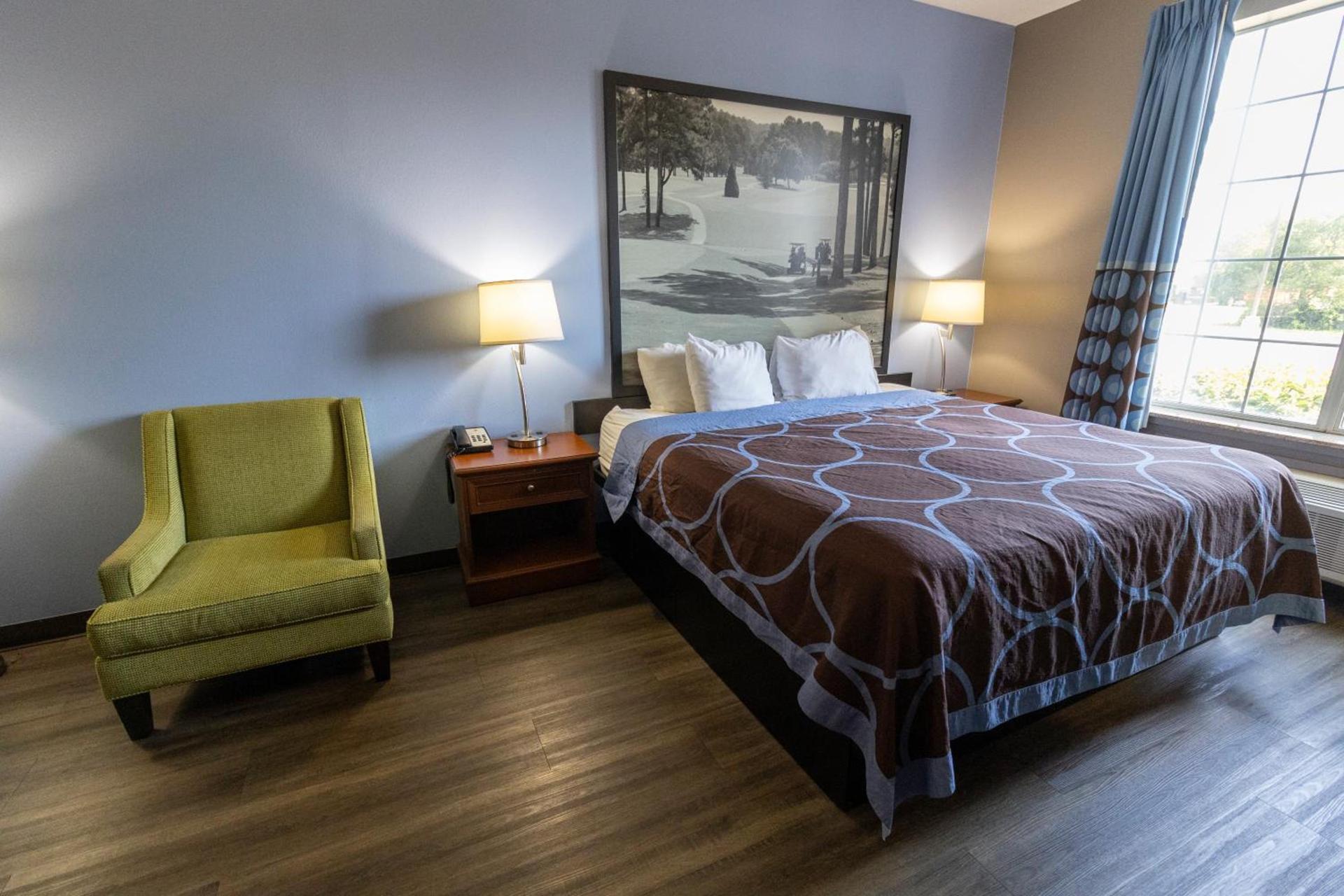 Super 8 by Wyndham Smithfield-Selma photo 46