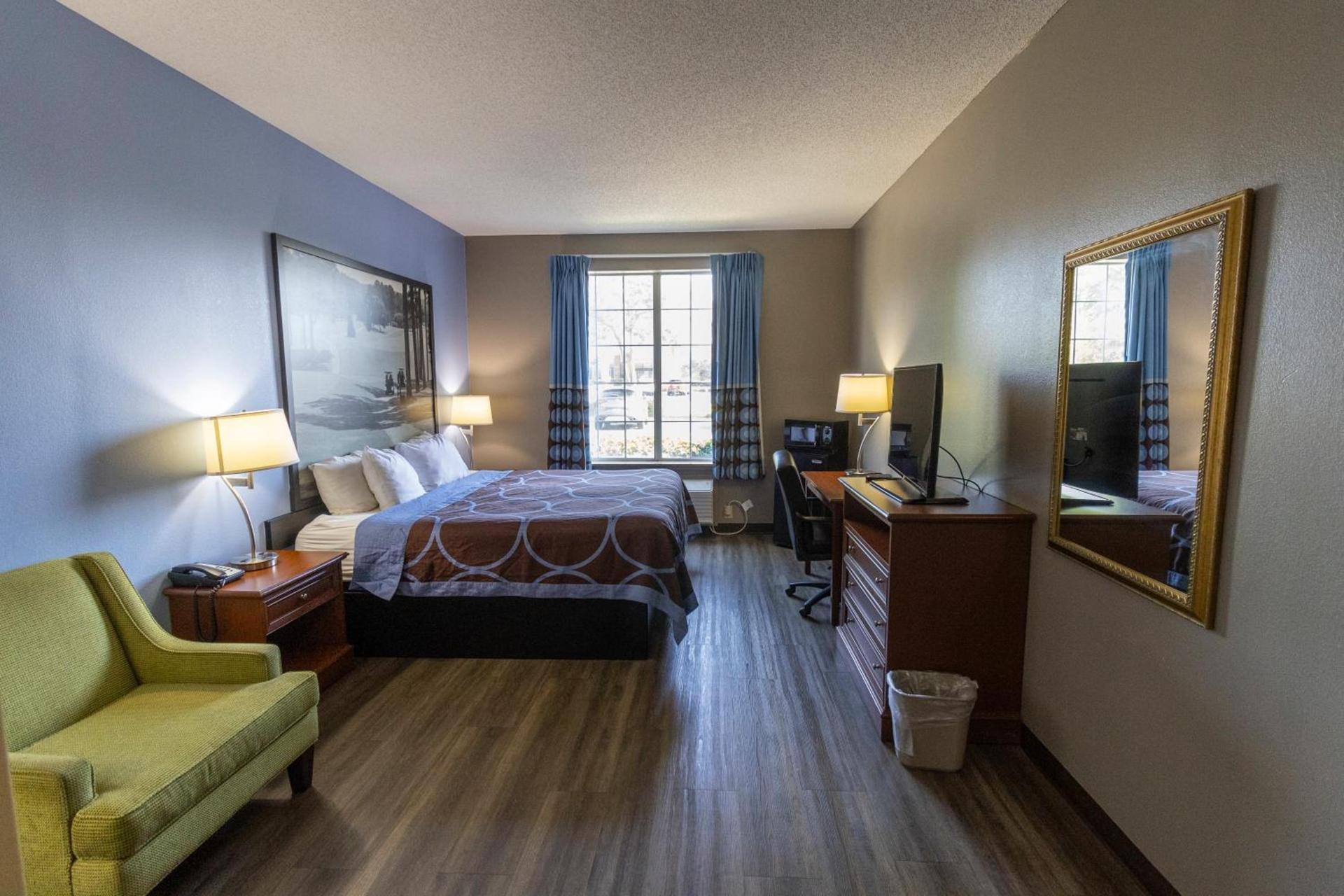 Super 8 by Wyndham Smithfield-Selma photo 49