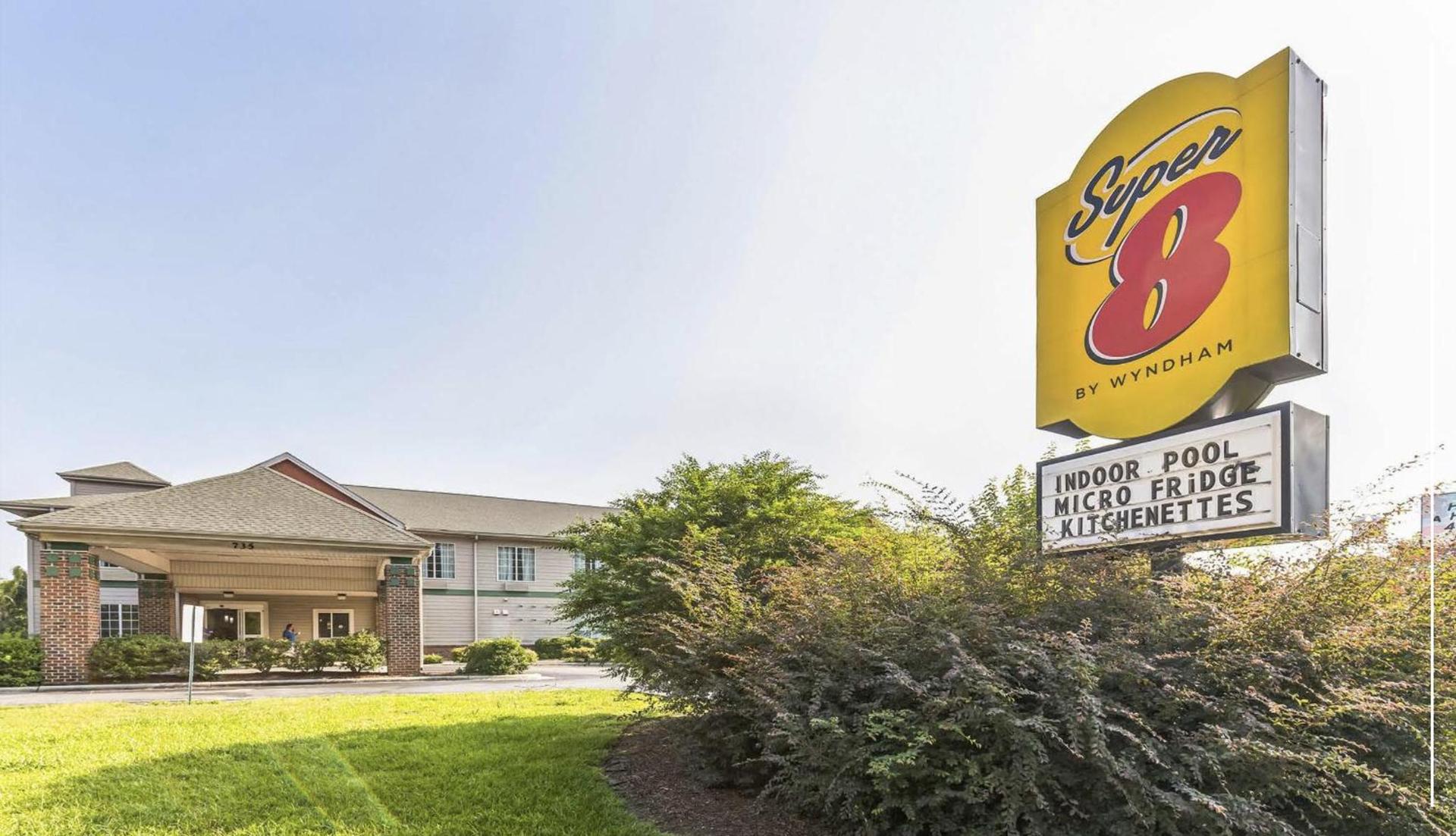 Super 8 by Wyndham Smithfield-Selma photo 20