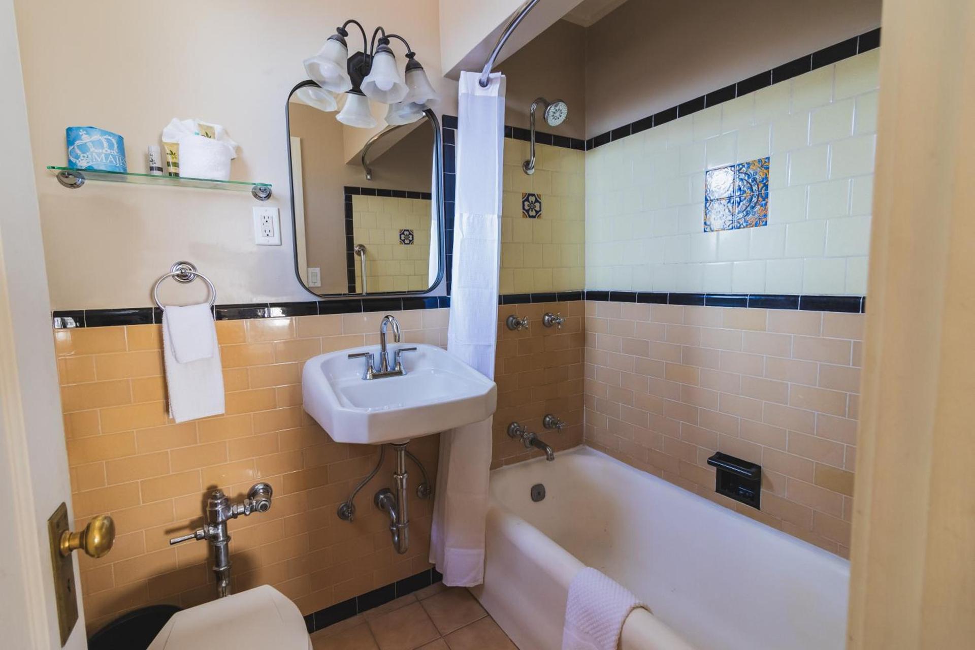 Historic Sonora Inn photo 41