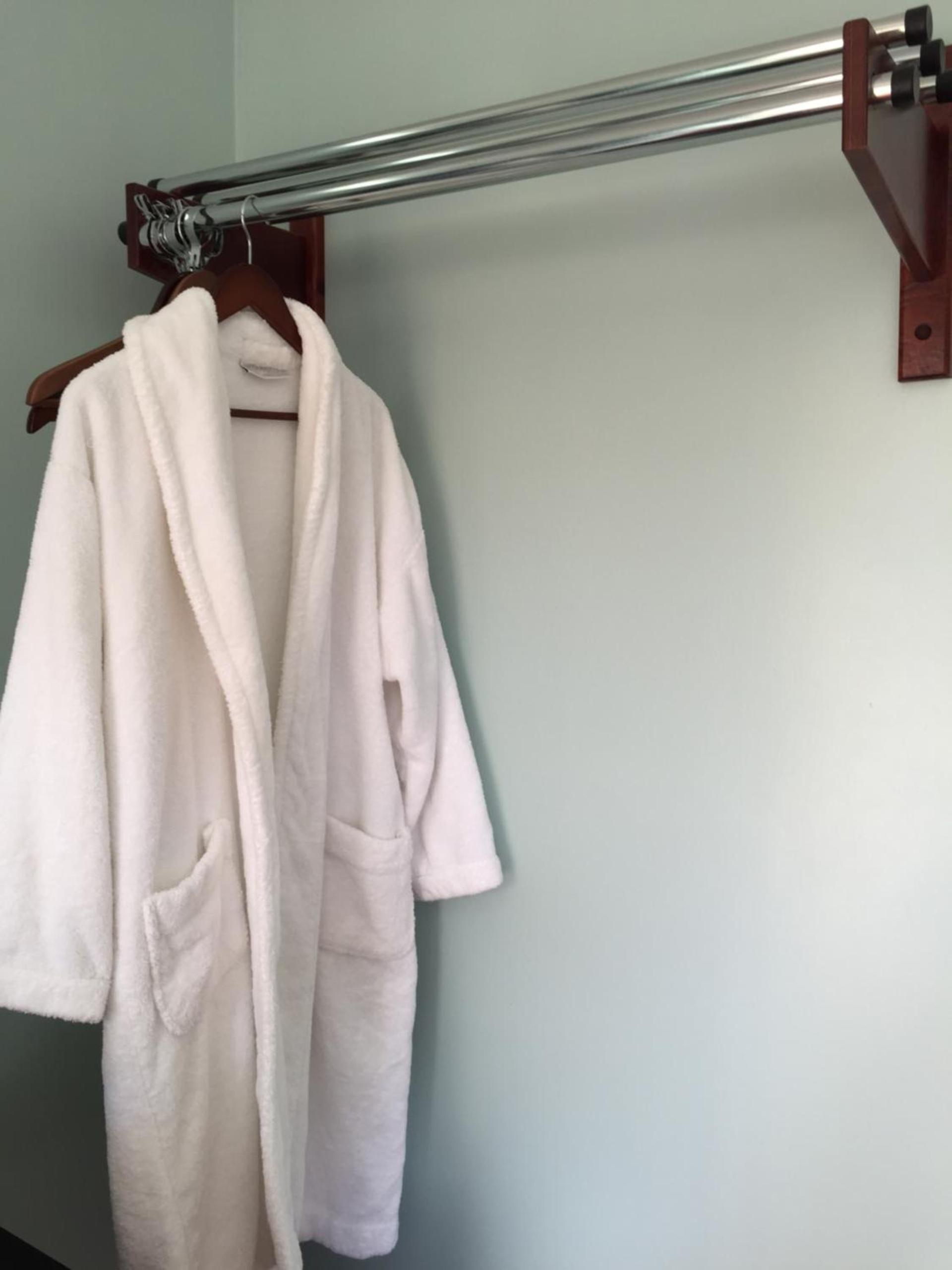 Relax Inn North Babylon photo 6