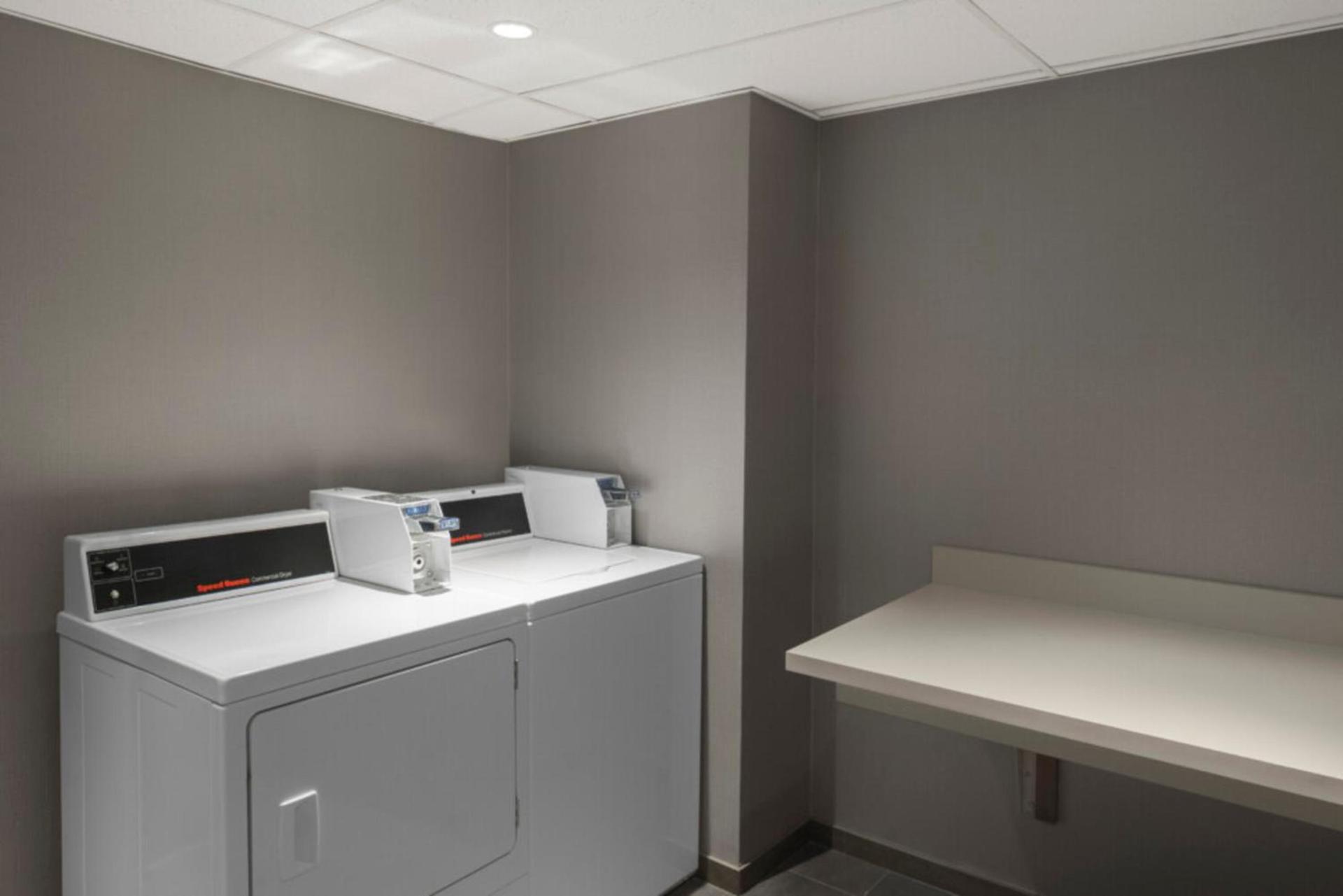 Courtyard by Marriott Chicago at Medical District-UIC photo 17