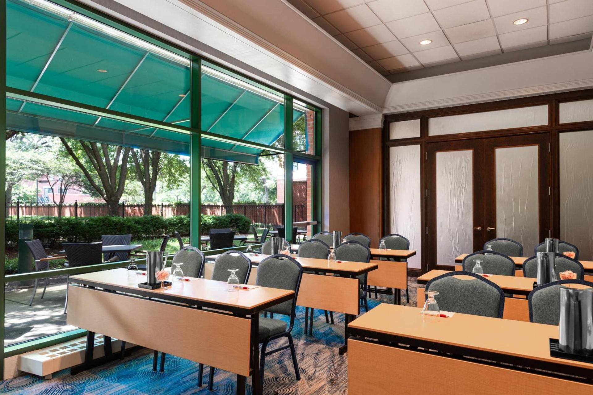 Courtyard by Marriott Chicago at Medical District-UIC photo 28