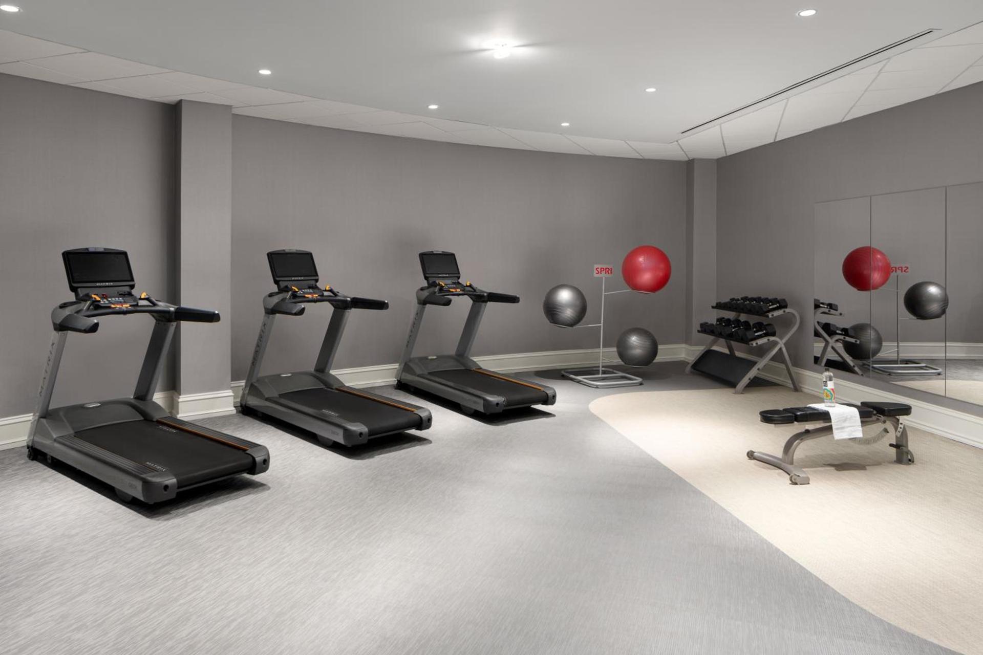 Courtyard by Marriott Chicago at Medical District-UIC photo 37