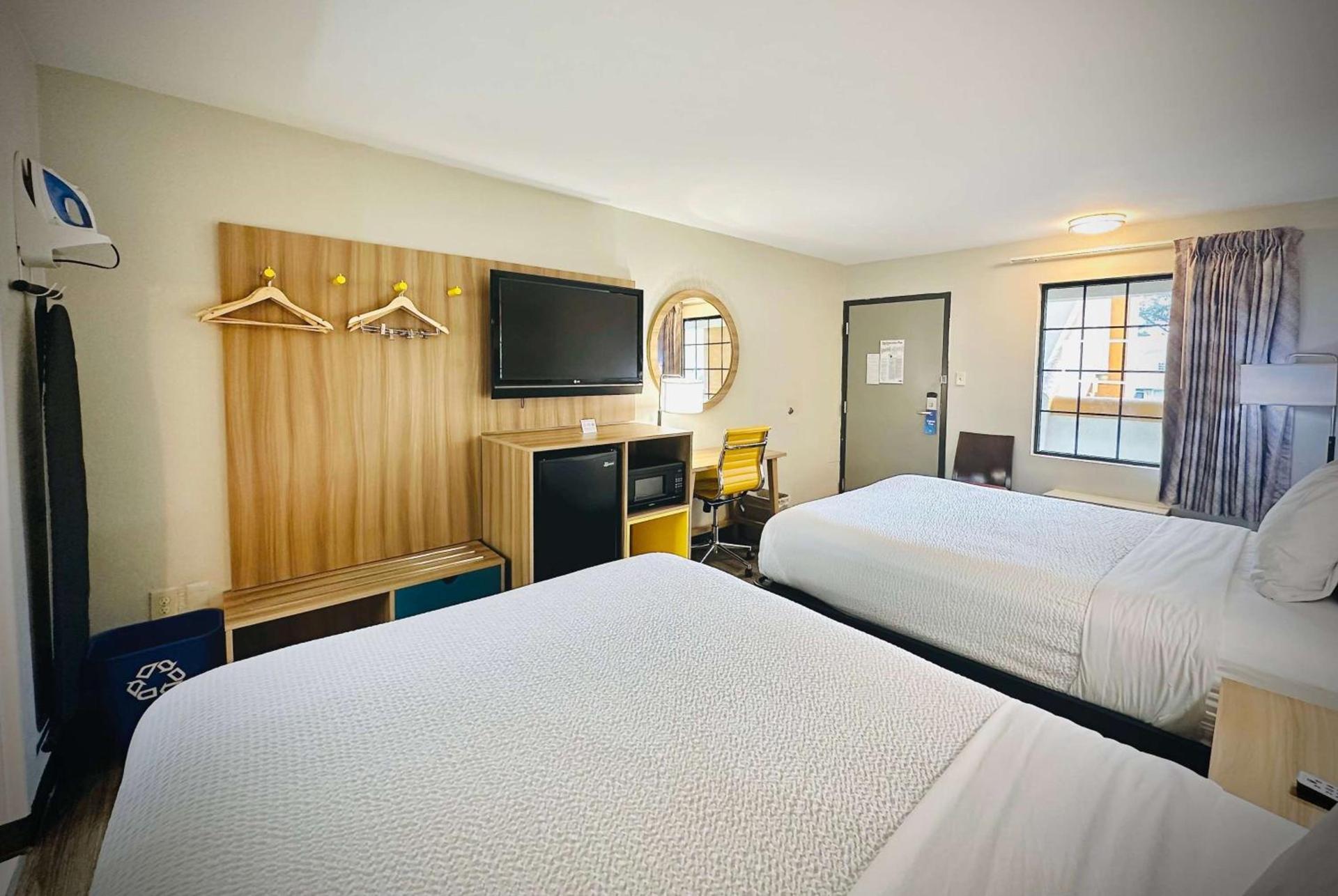 Days Inn Alexandria by Wyndham photo 12