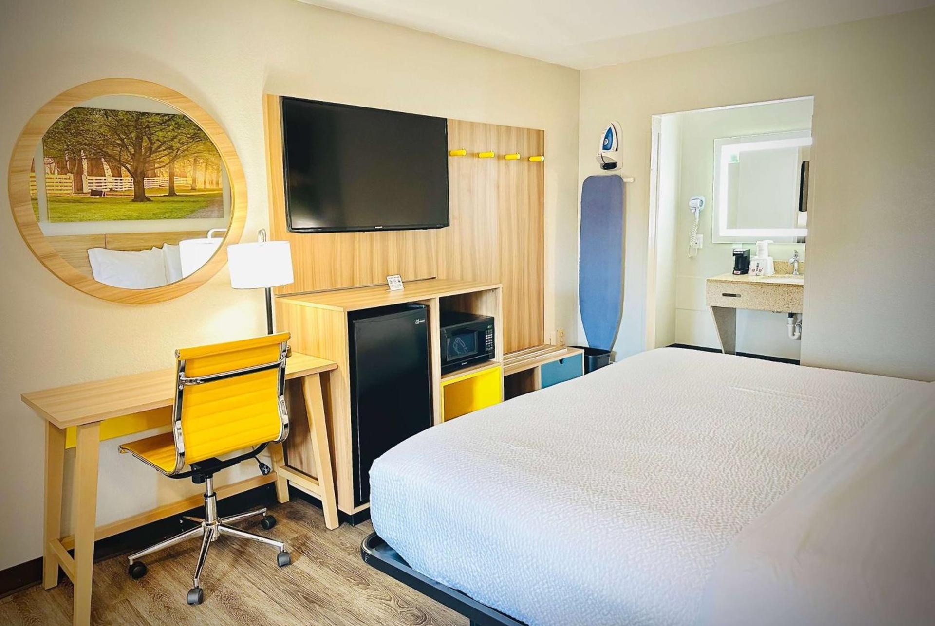 Days Inn Alexandria by Wyndham photo 13