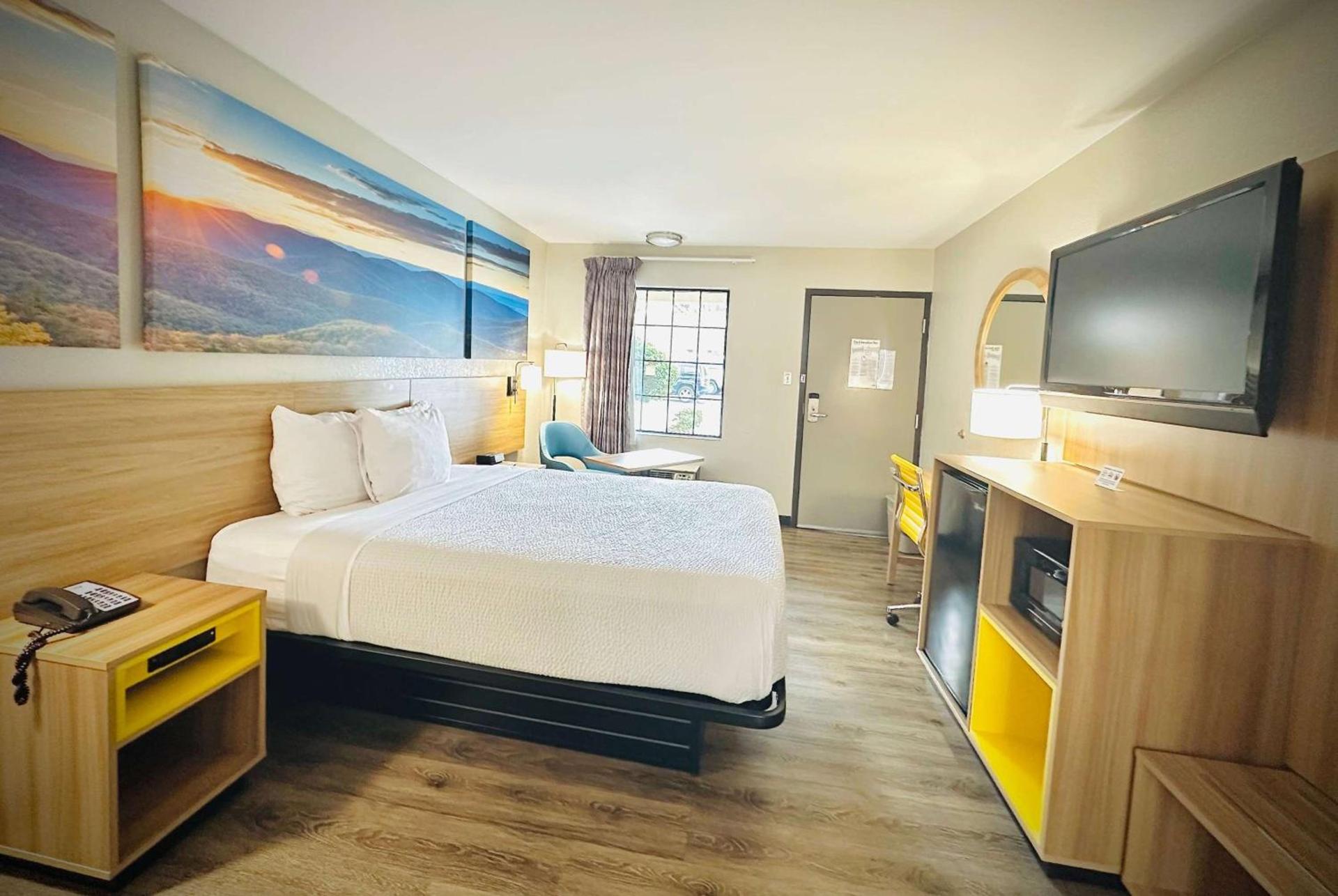 Days Inn Alexandria by Wyndham photo 19