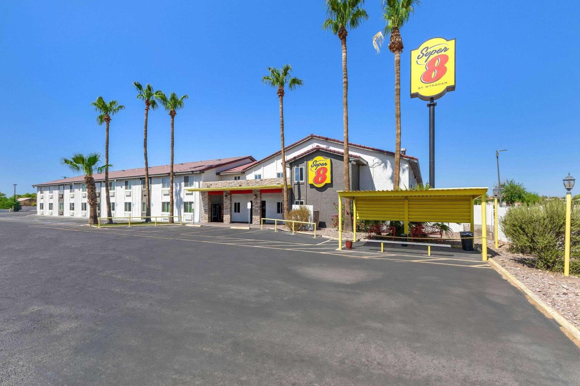 Super 8 by Wyndham Goodyear/Phoenix Area photo 2