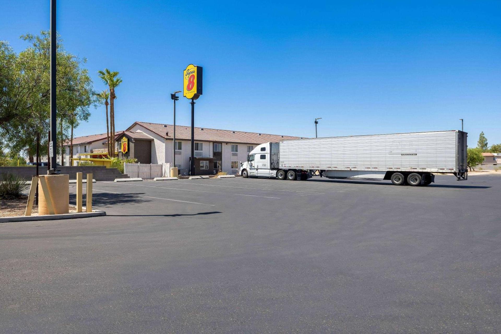 Super 8 by Wyndham Goodyear/Phoenix Area photo 7