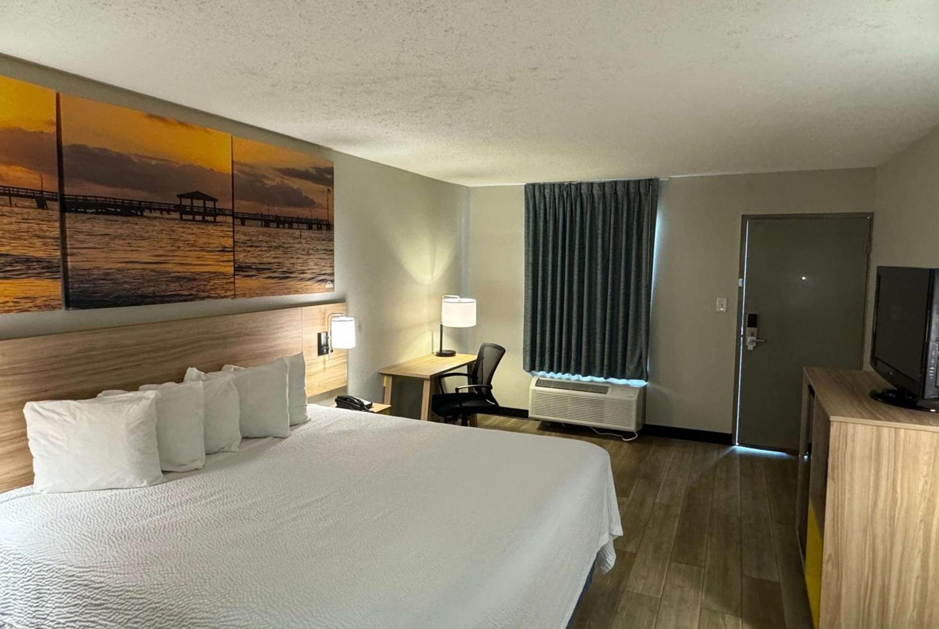 Days Inn by Wyndham Crystal River photo 6