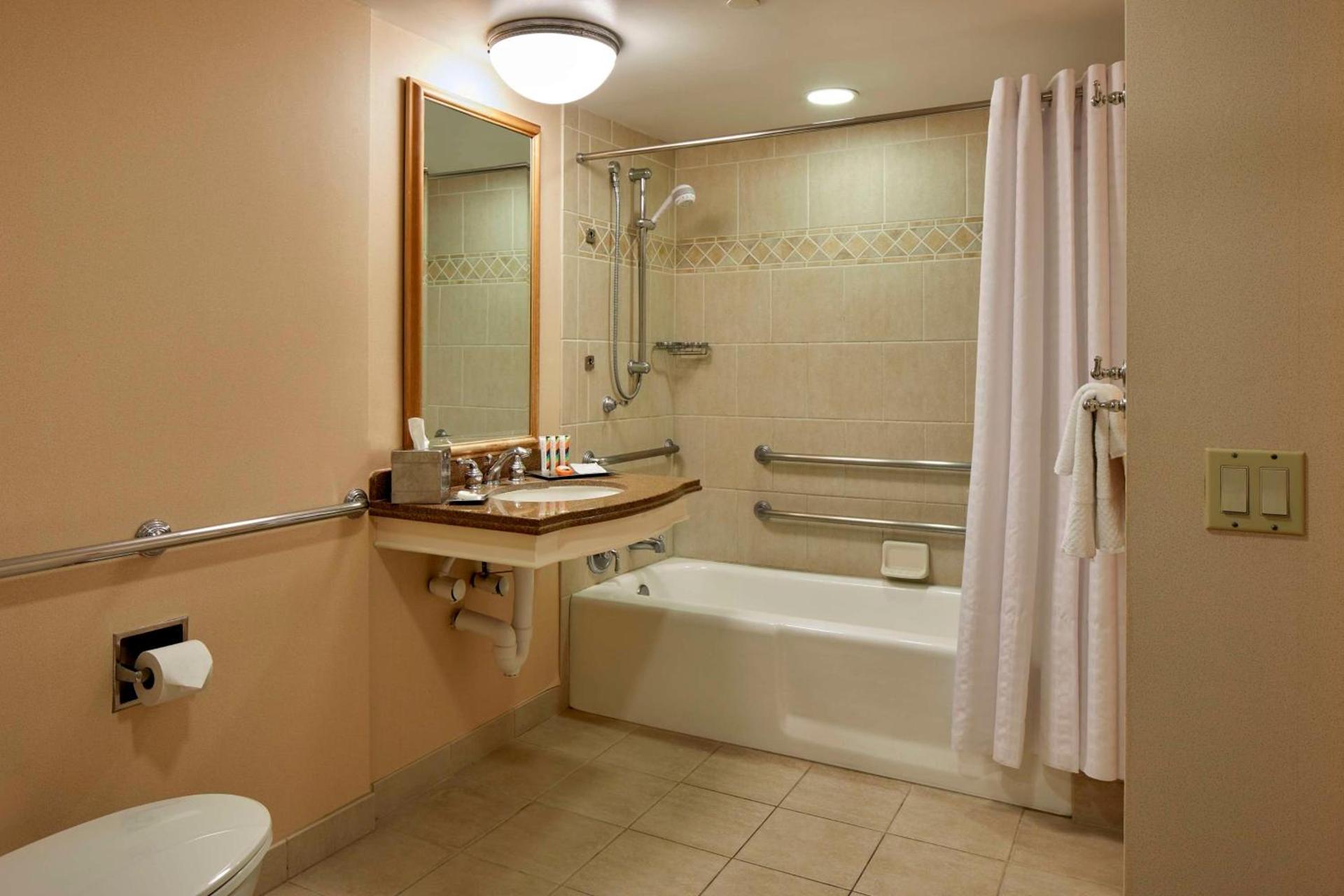 Hilton Hawaiian Village Waikiki Beach Resort photo 18