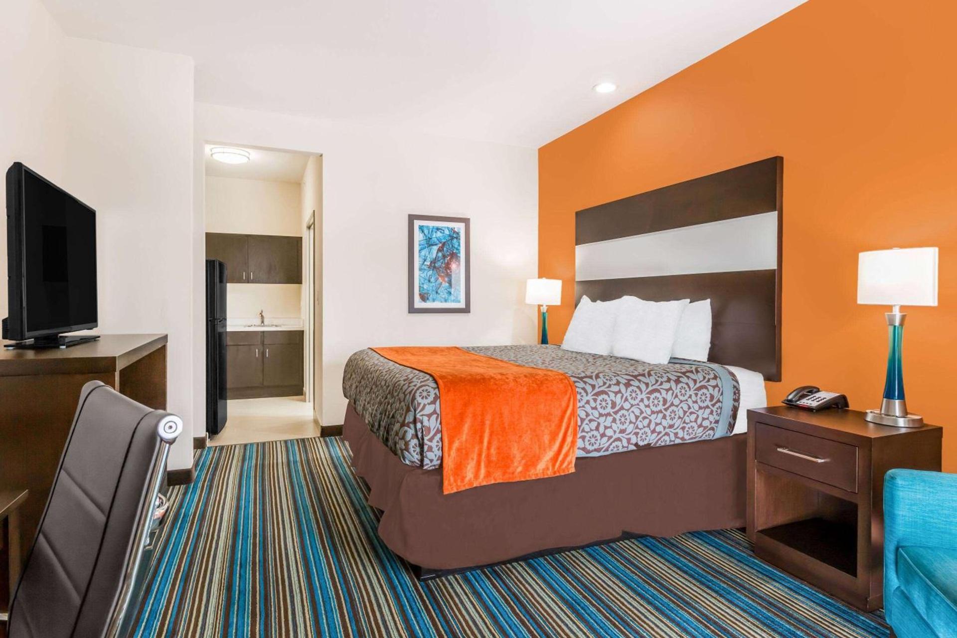 Days Inn & Suites by Wyndham Katy photo 16