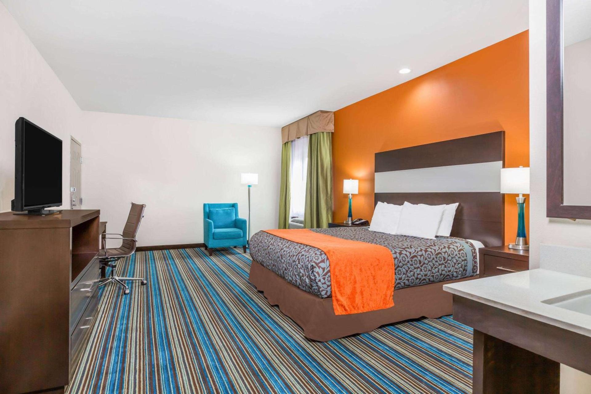 Days Inn & Suites by Wyndham Katy photo 19
