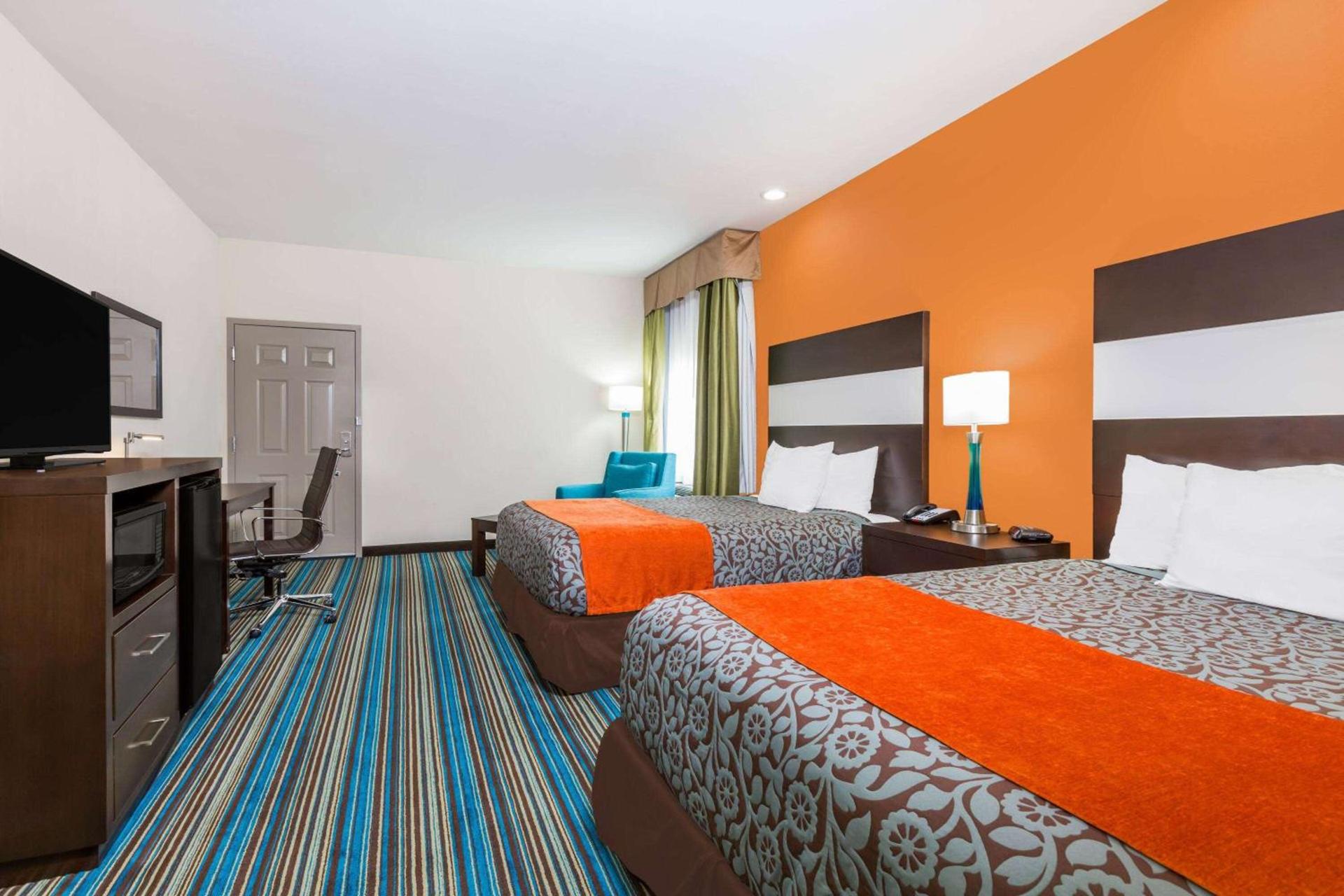 Days Inn & Suites by Wyndham Katy photo 14