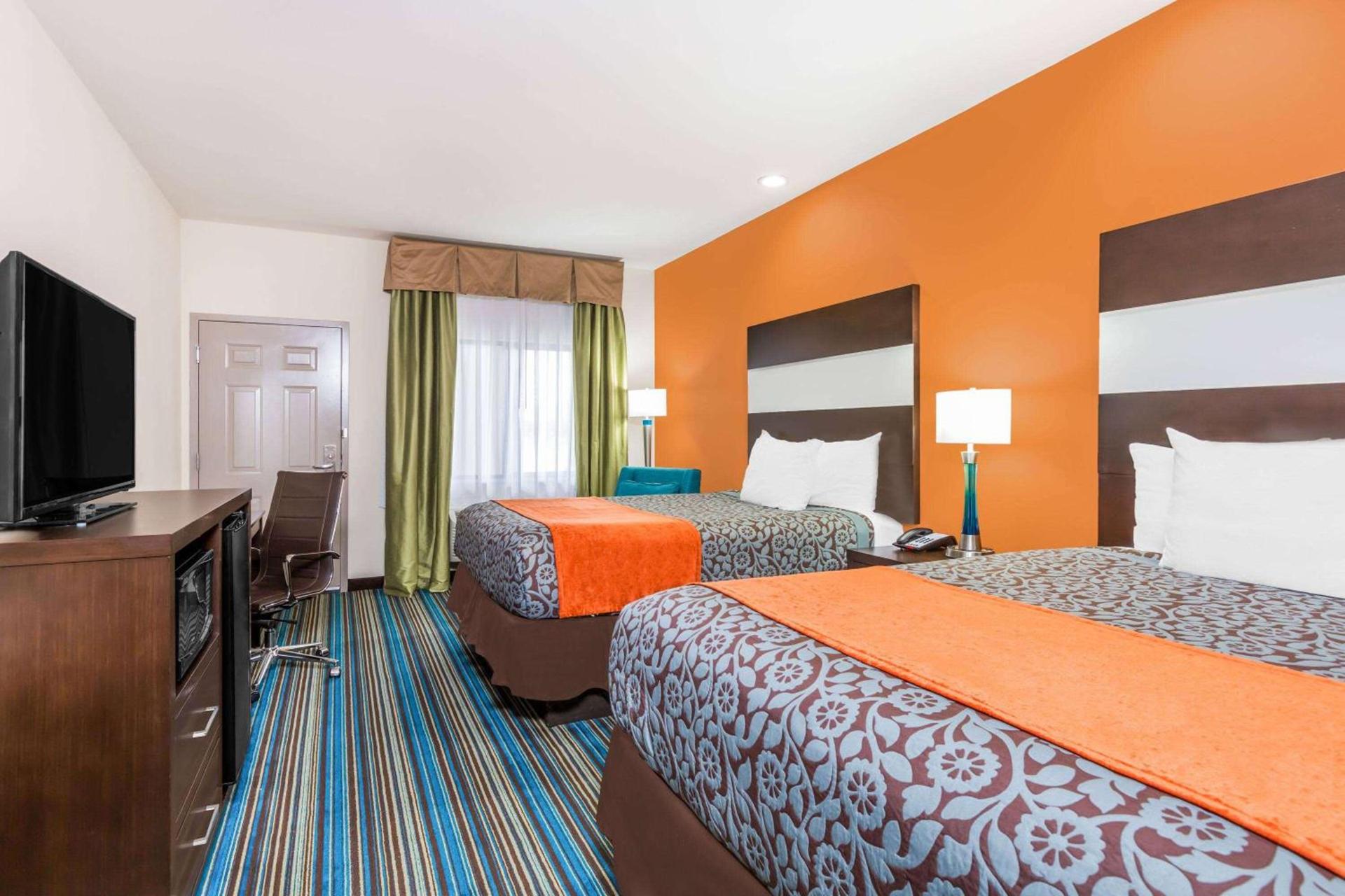 Days Inn & Suites by Wyndham Katy photo 17