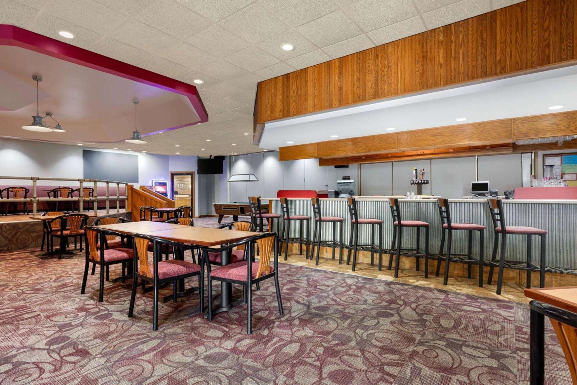 Ramada by Wyndham Alpena photo 4