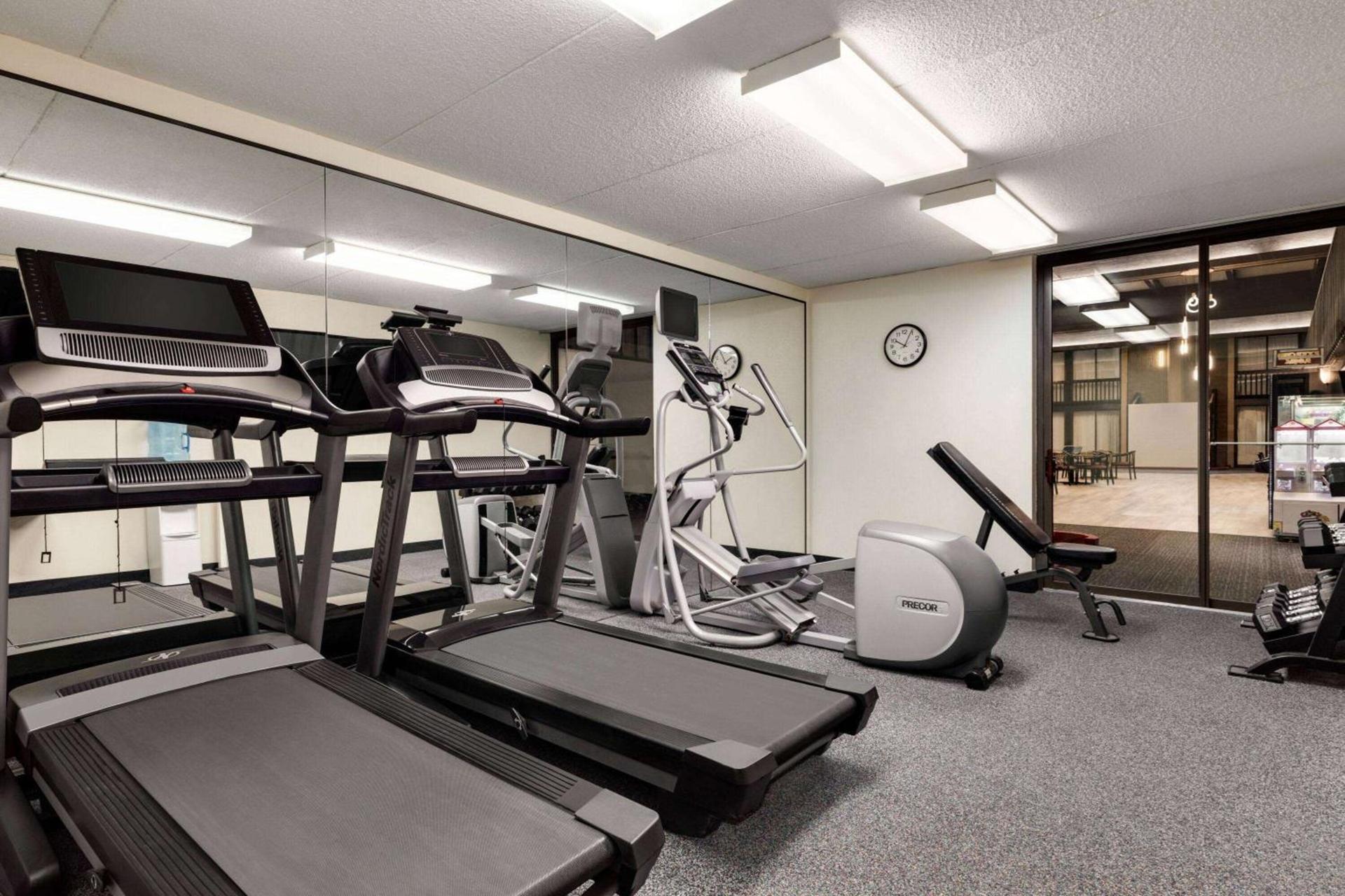Ramada by Wyndham Alpena photo 8