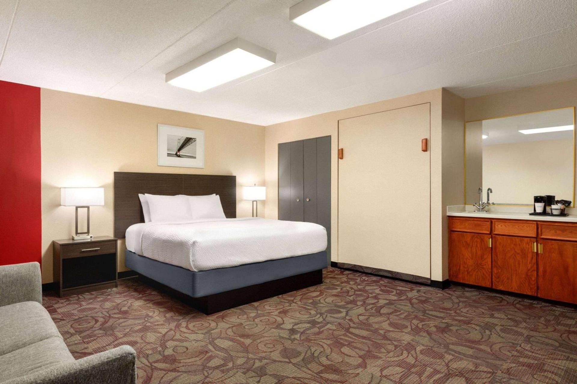 Ramada by Wyndham Alpena photo 22
