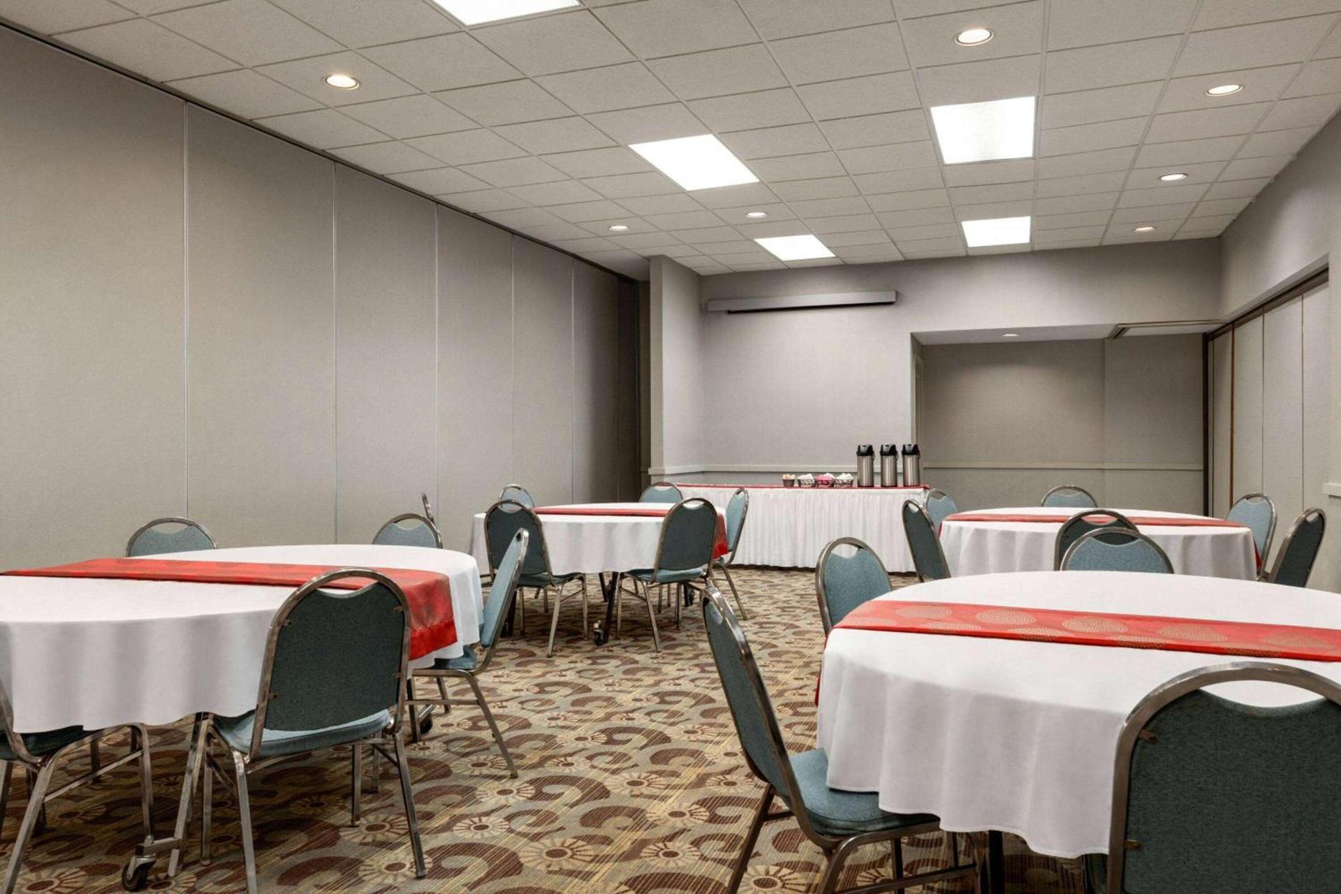 Ramada by Wyndham Alpena photo 29