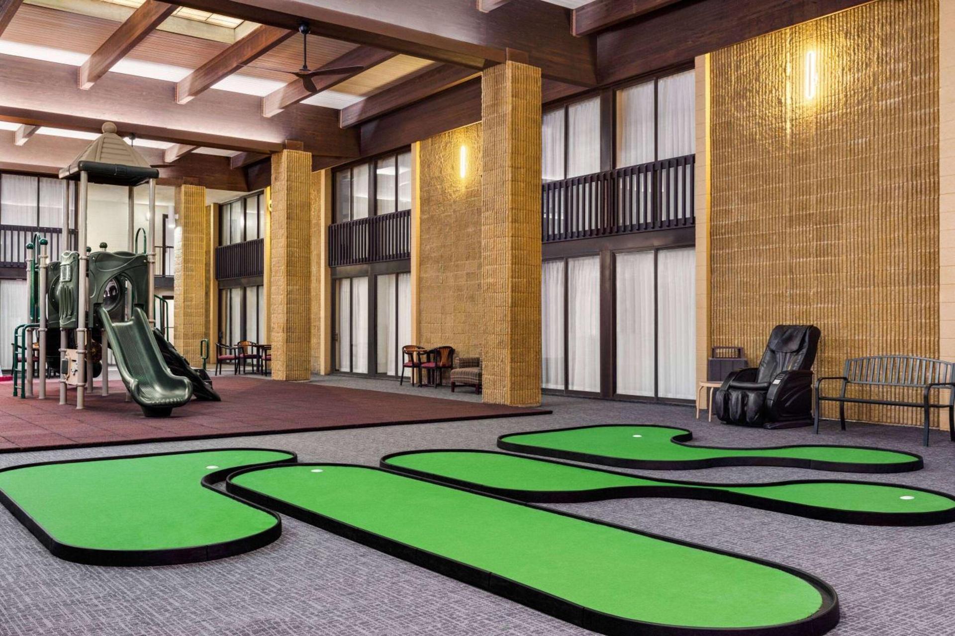 Ramada by Wyndham Alpena photo 31