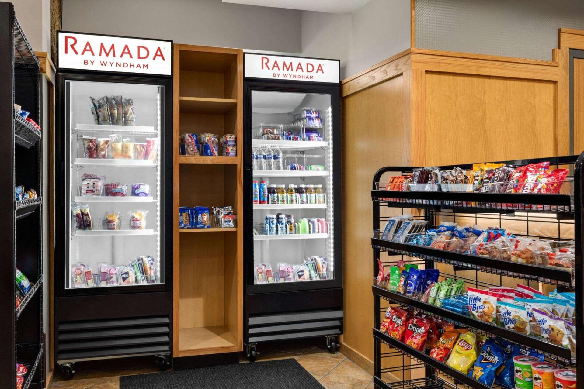 Ramada by Wyndham Alpena photo 36