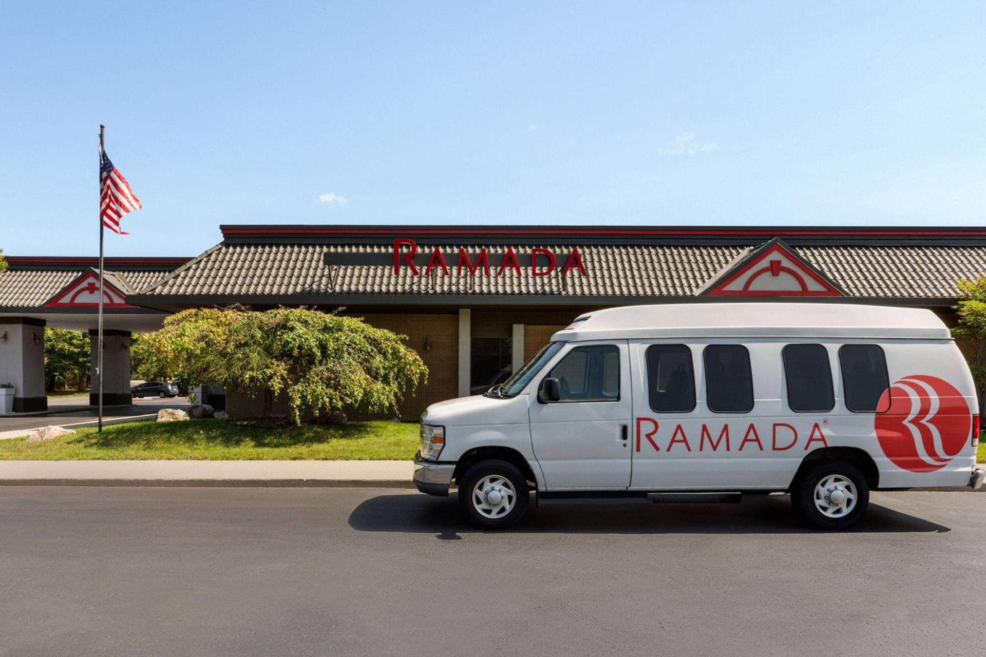 Ramada by Wyndham Alpena photo 37