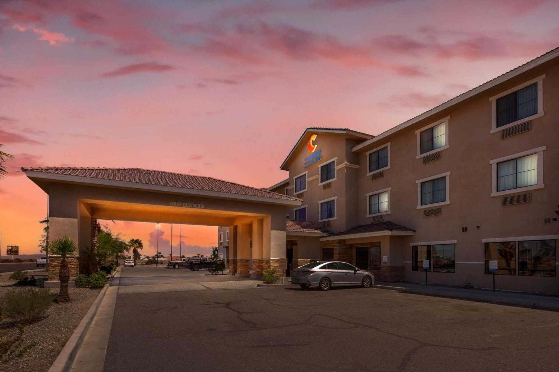 Comfort Inn and Suites Yuma I-8 photo 3