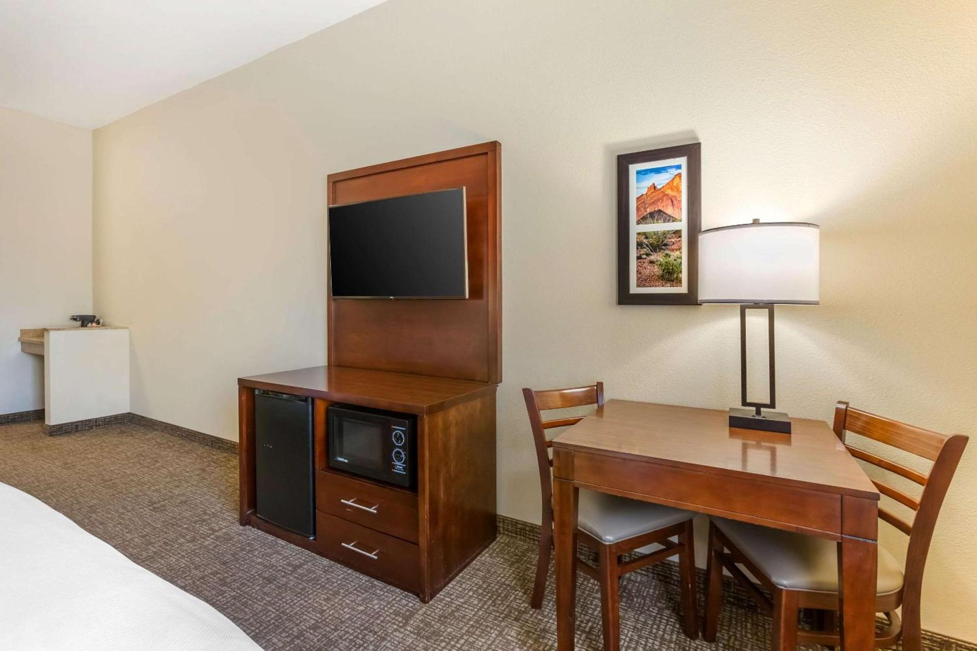 Comfort Inn and Suites Yuma I-8 photo 8