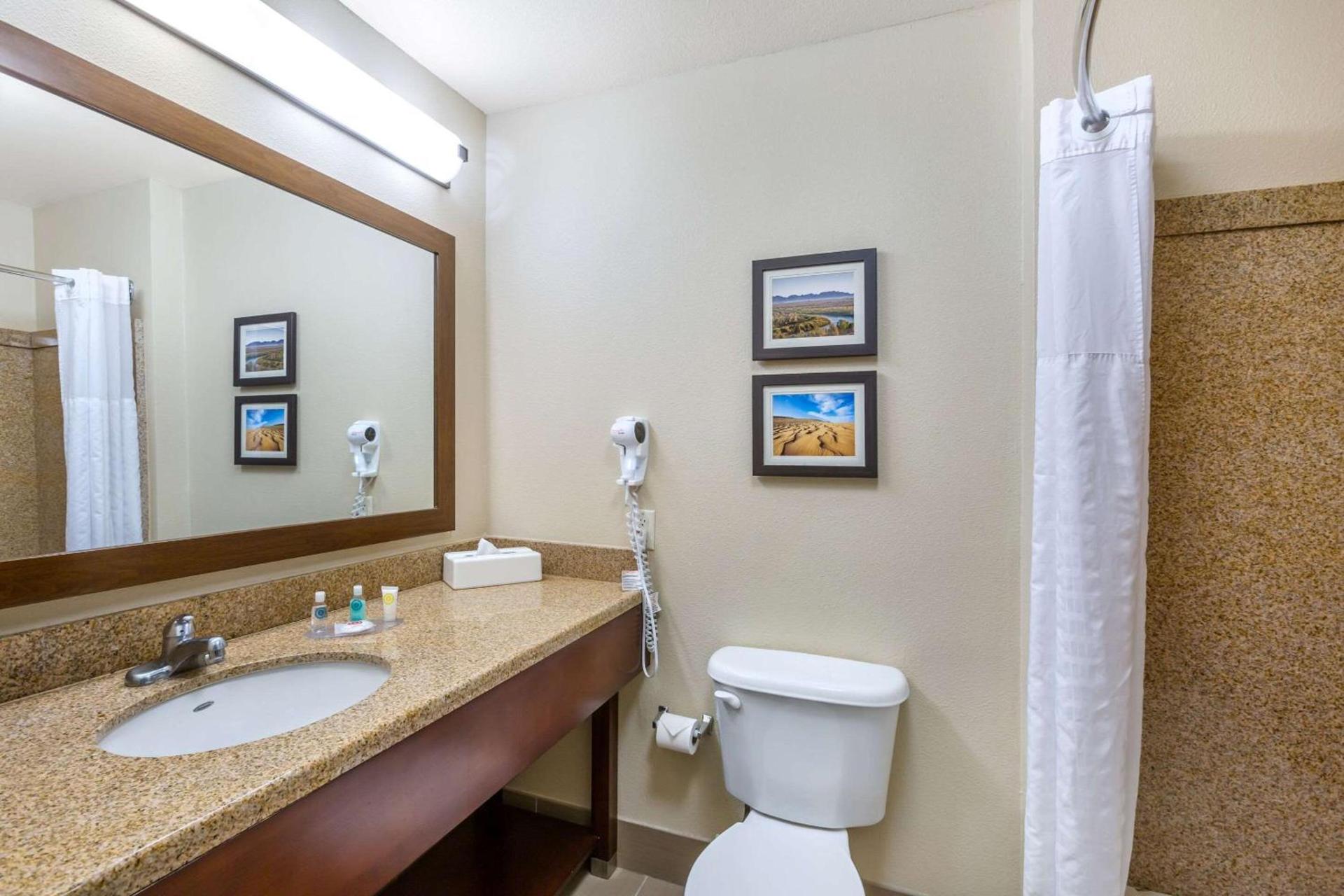 Comfort Inn and Suites Yuma I-8 photo 13