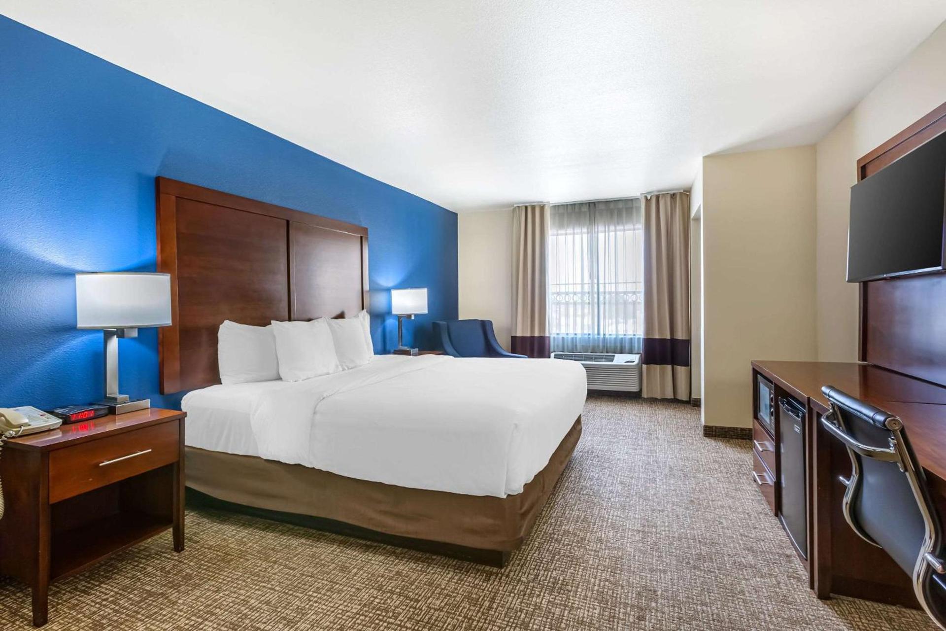 Comfort Inn and Suites Yuma I-8 photo 14