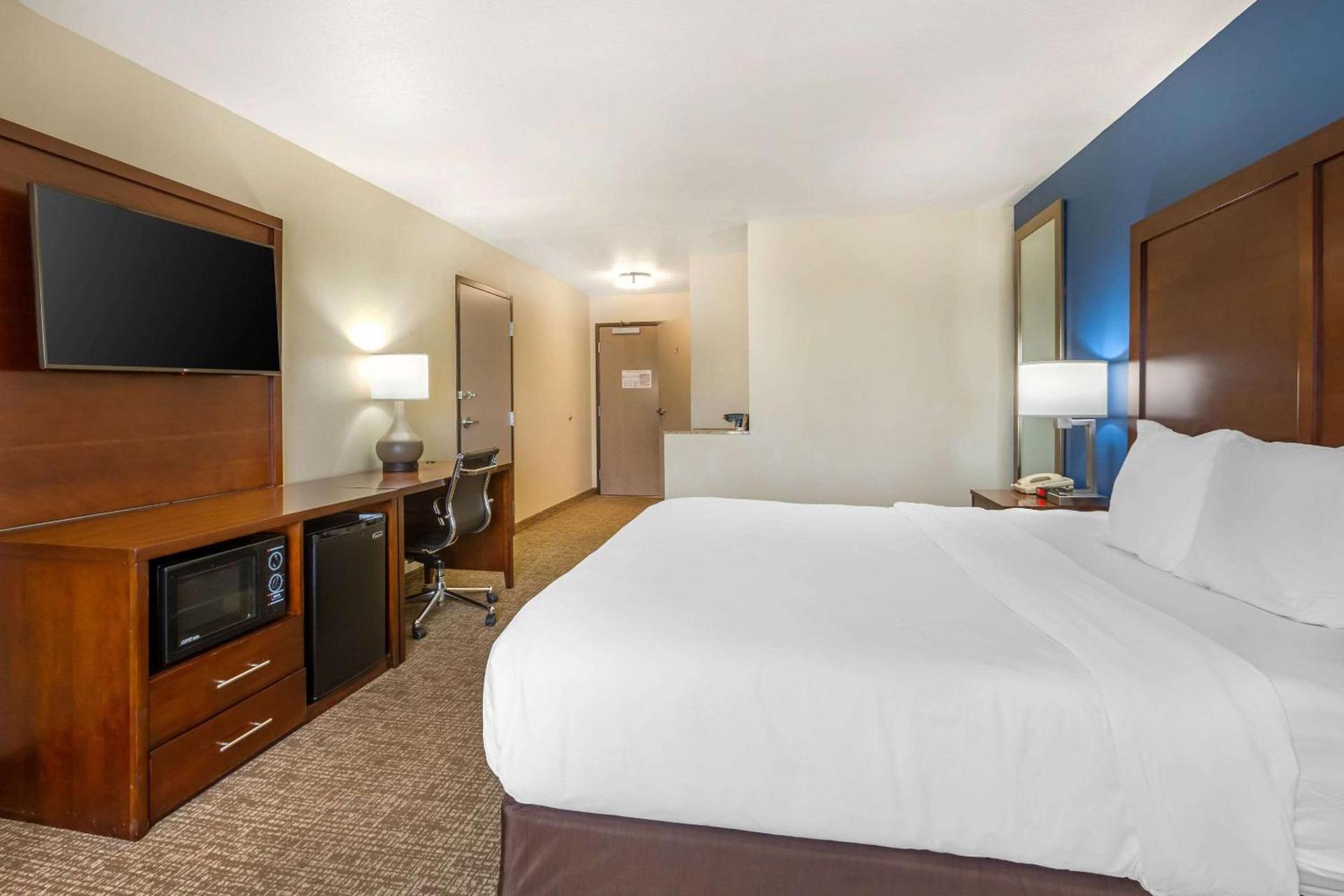 Comfort Inn and Suites Yuma I-8 photo 16