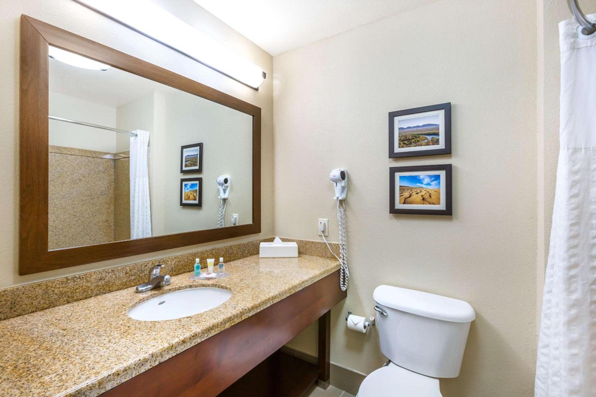 Comfort Inn and Suites Yuma I-8 photo 18