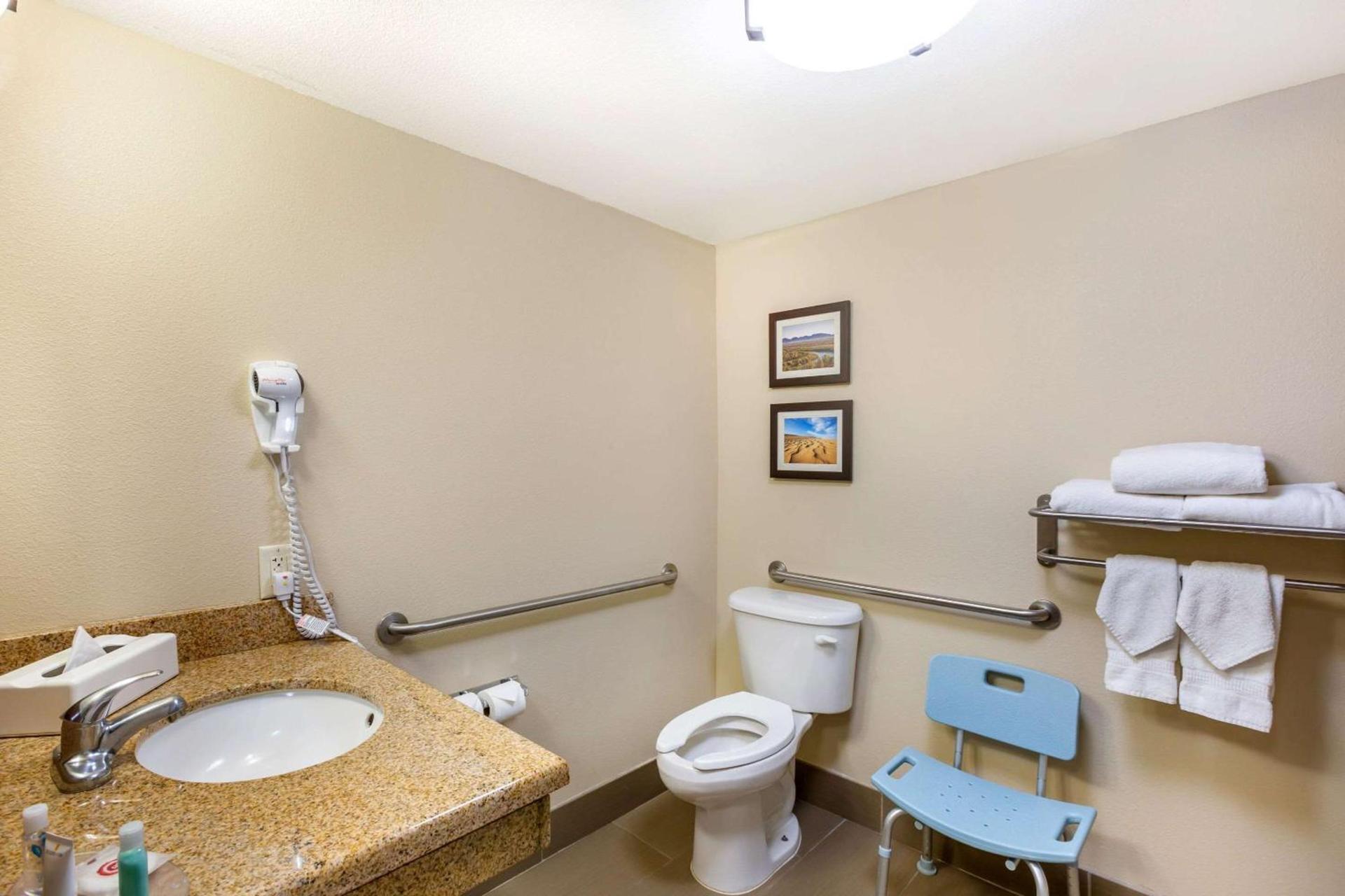 Comfort Inn and Suites Yuma I-8 photo 19