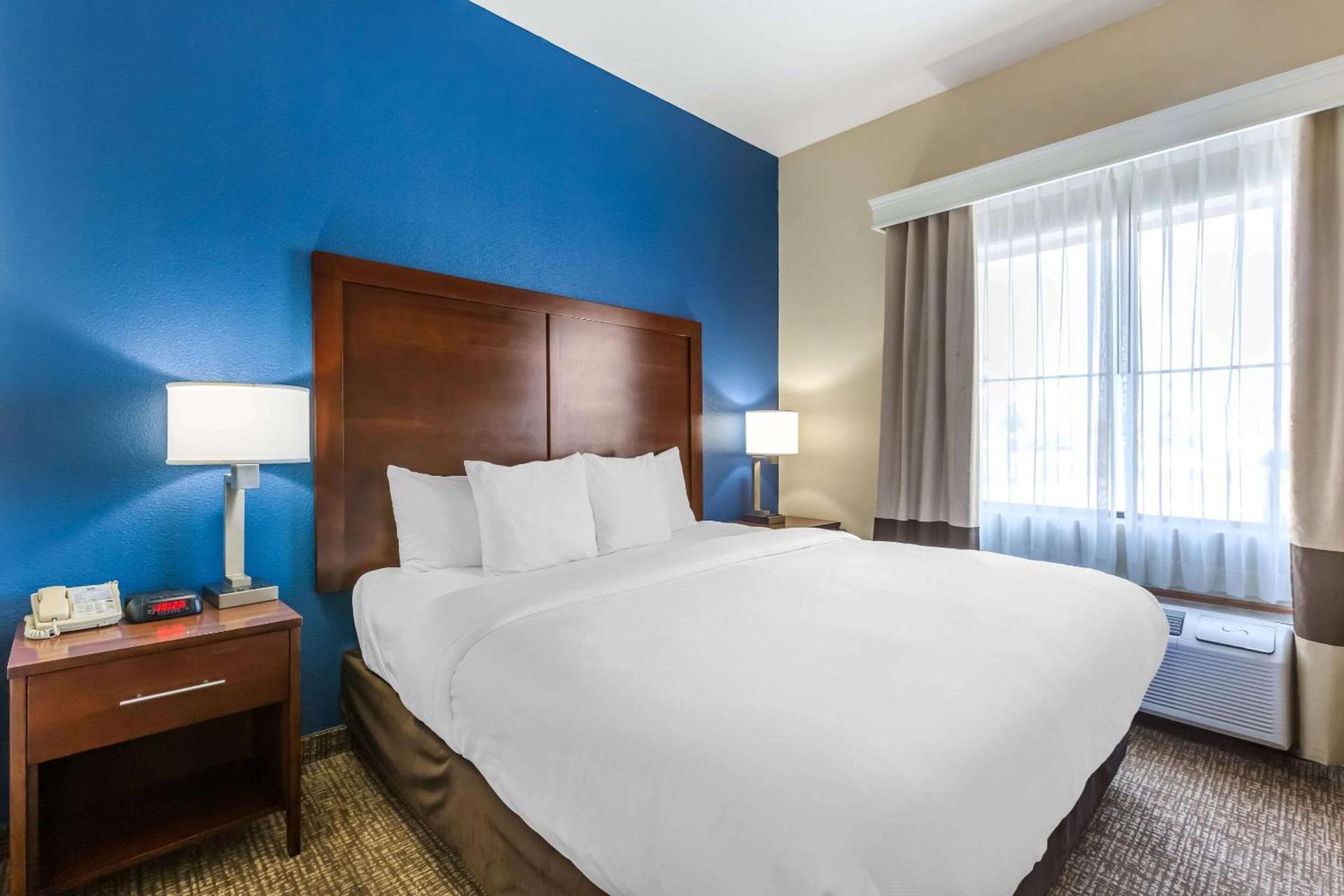 Comfort Inn and Suites Yuma I-8 photo 21