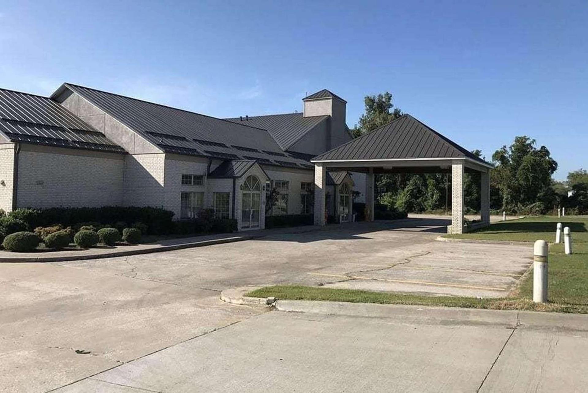 Days Inn by Wyndham Grove photo 1