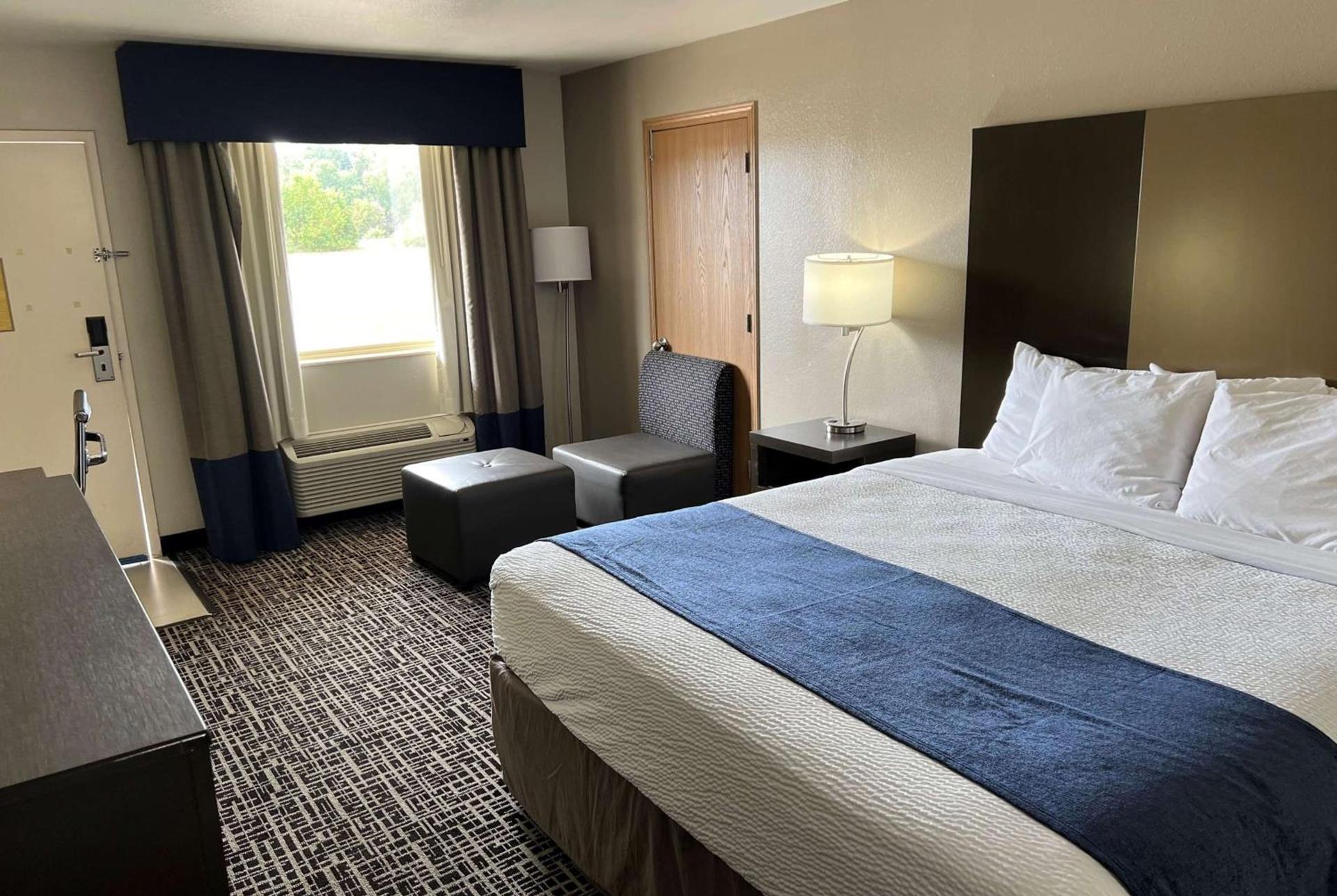 Days Inn by Wyndham Grove photo 7