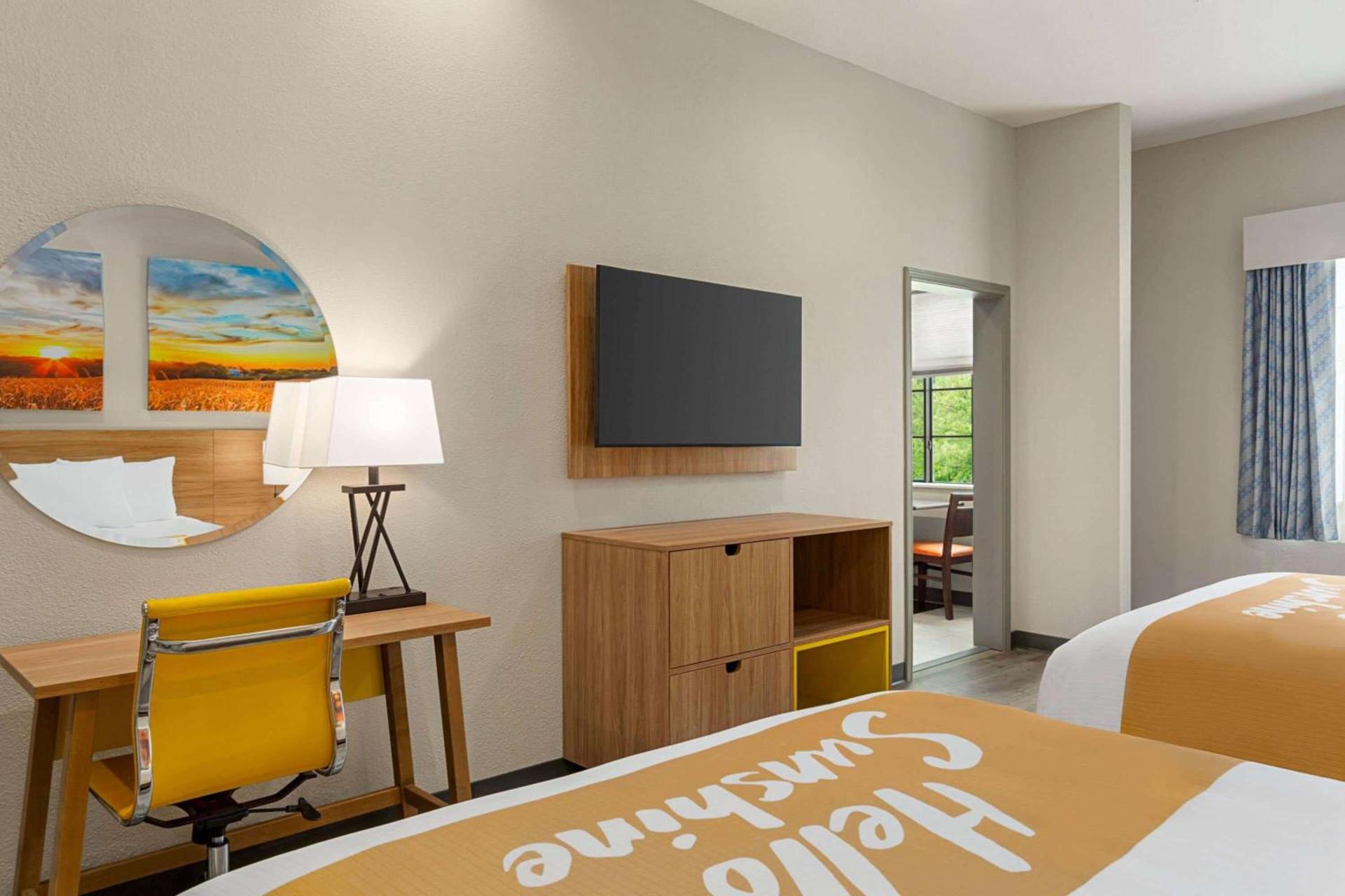 Days Inn & Suites by Wyndham Tomball Houston NW photo 27
