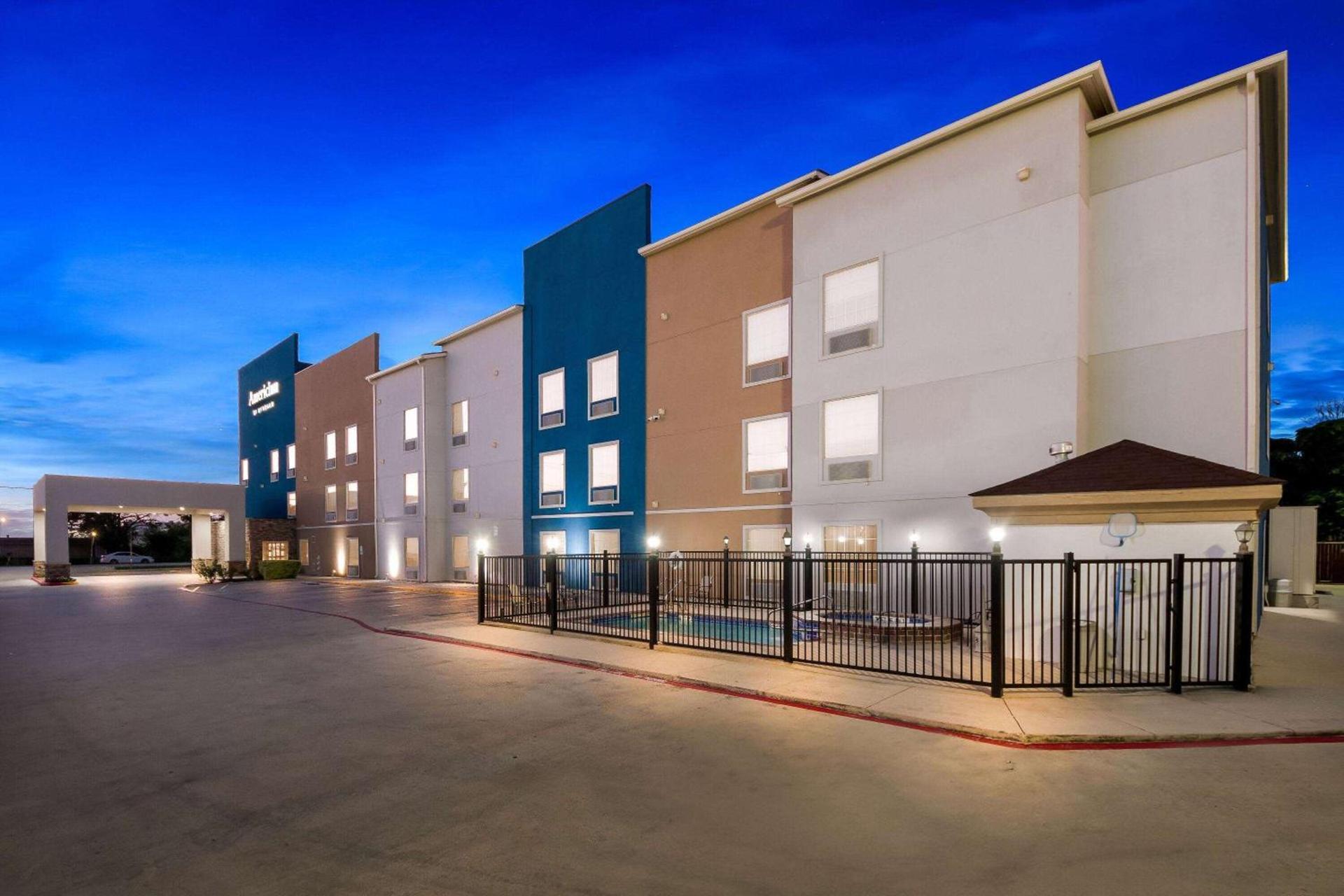 AmericInn by Wyndham New Braunfels photo 4